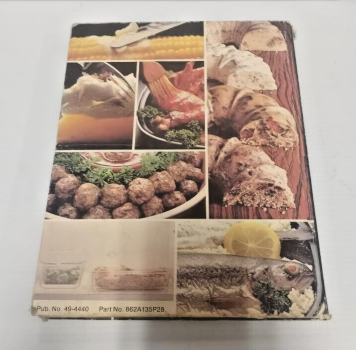 1983 “The Microwave Guide & Cookbook” Hardback 303 Pages(FC209-3 A0142)