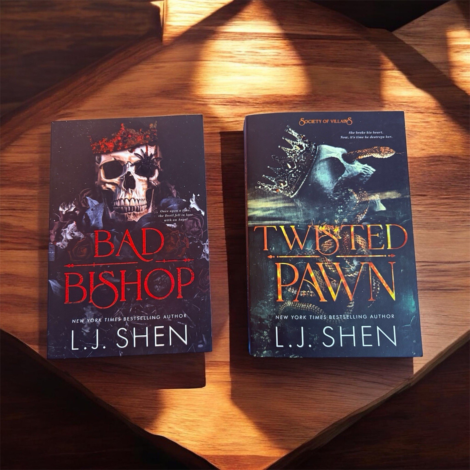 LJ Shen Bad Bishop Sprayed Edges + Twisted Pawn Society of Villains Set