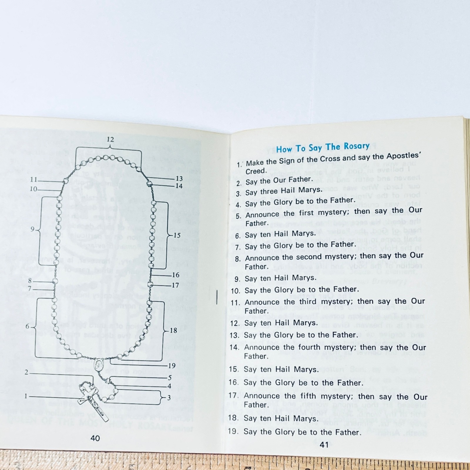 QUEEN of HEAVEN – Booklet – 1976 – The Leaflet Missal Co, 6 X 4″ – 96 Pages –