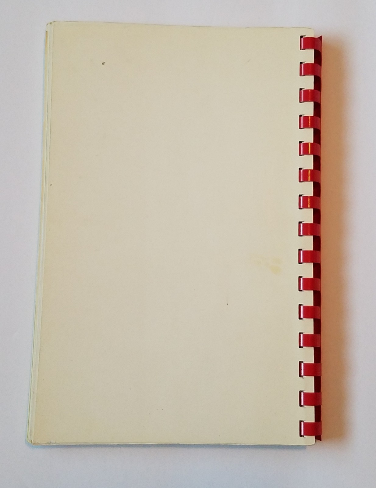 Ol’e So Ao, Ole San Antonio Style Recipes, Cookbook. Bette Reeves. 76 Pages.