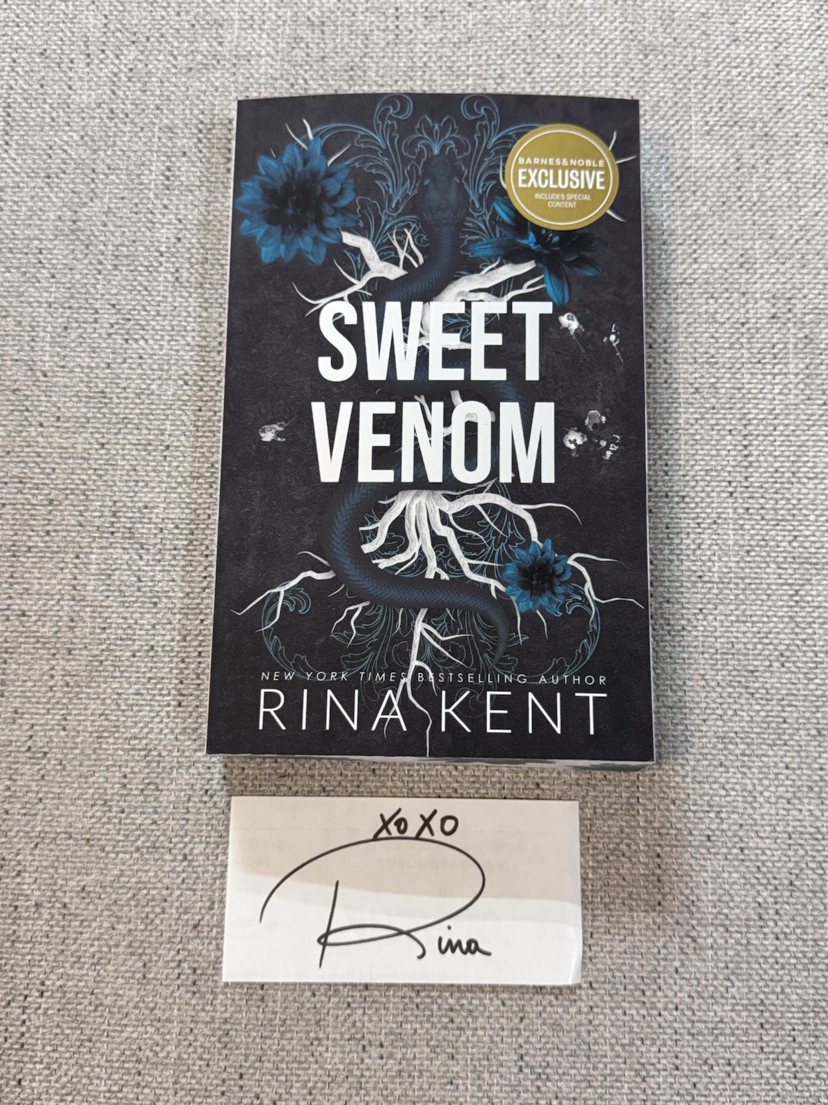 Sweet Venom By Rina Kent Barnes & Noble Exclusive Sprayed Edge Couple Art Signed