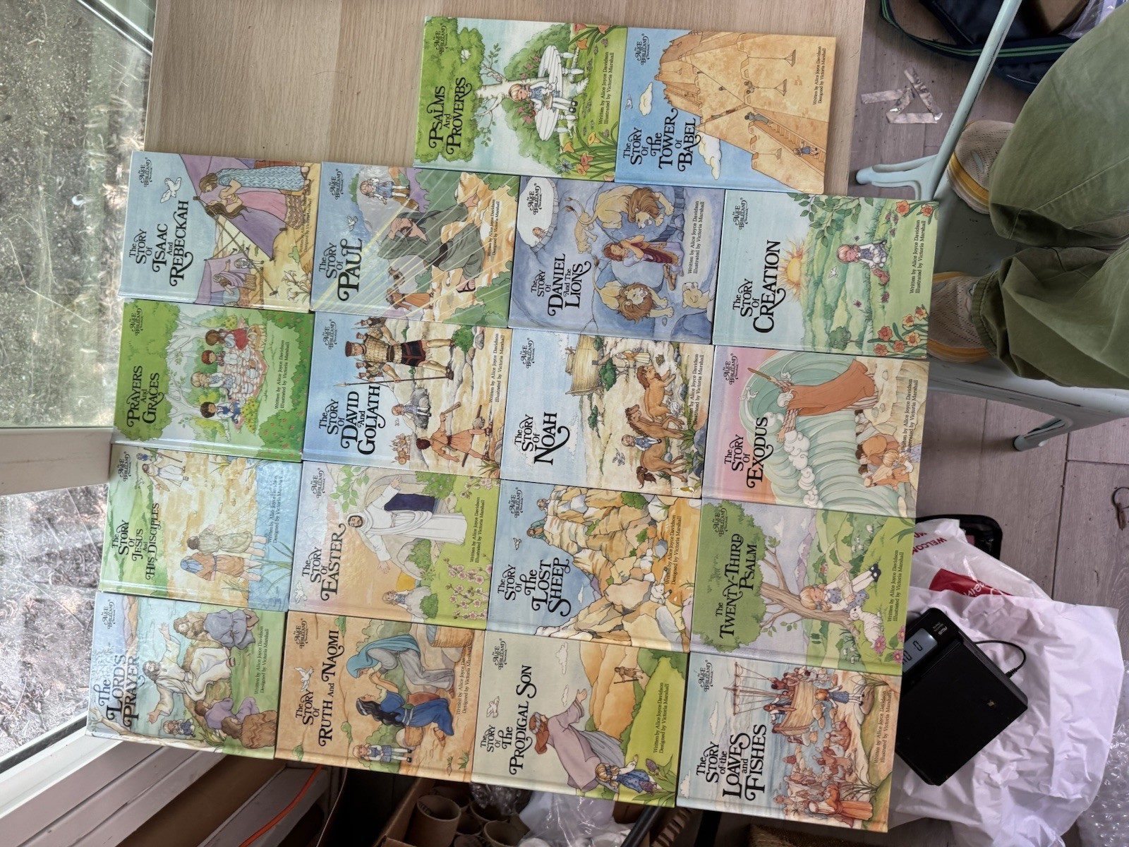 Davidson ALICE IN BIBLELAND Series Vintage 1980s HC Kids Book Lot of 18