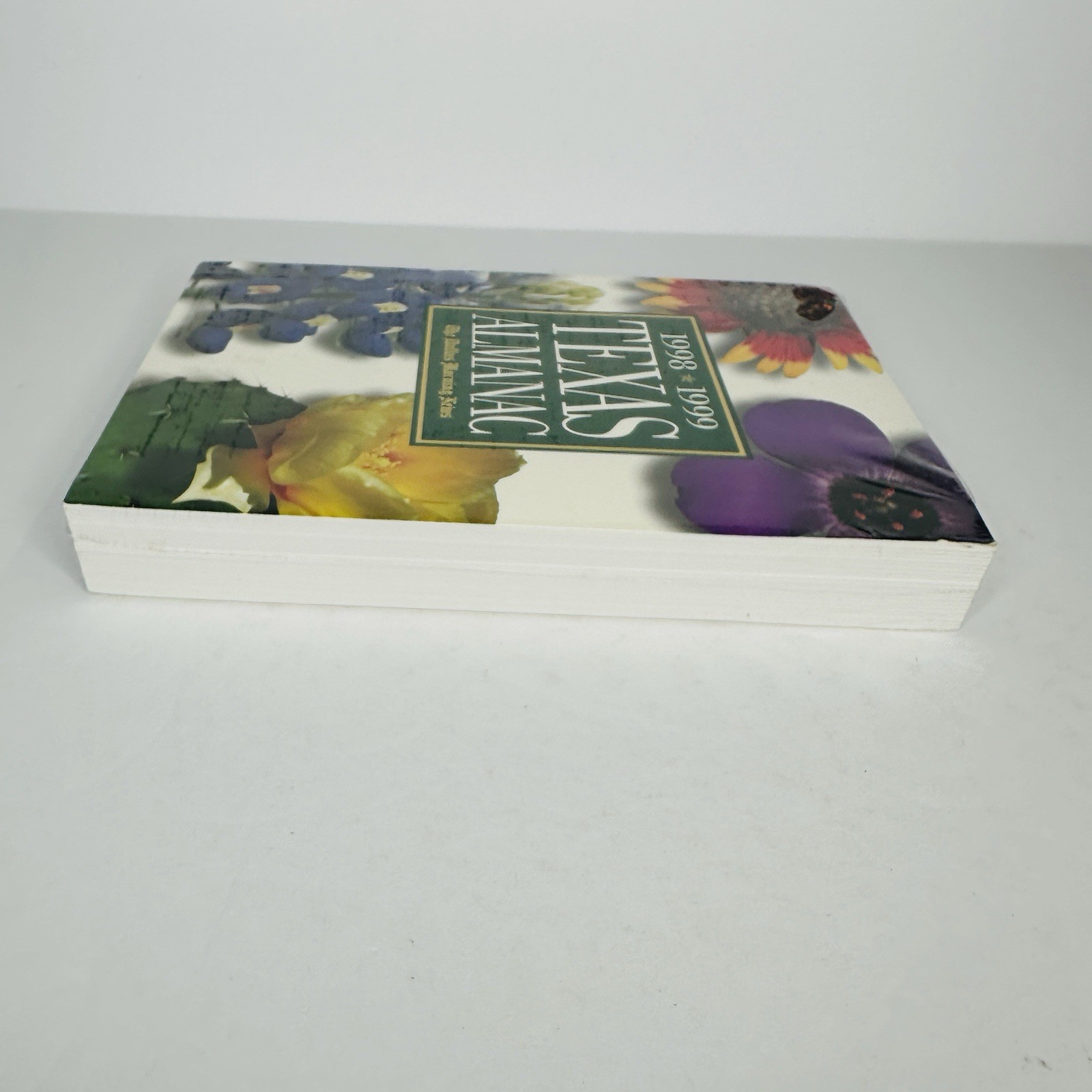 1998-1999 Texas Almanac Dallas Morning News 59th Ed Wildflowers La Belle & More