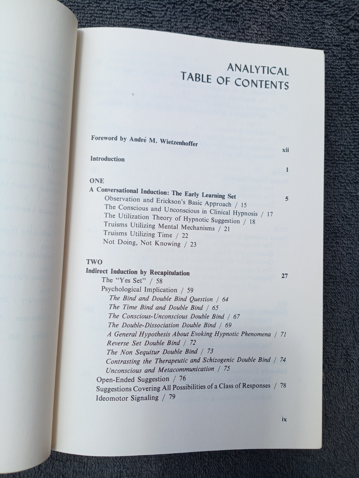 1976 HYPNOTIC REALITIES Hardcover Milton Erickson Clean Pages Fst Ship