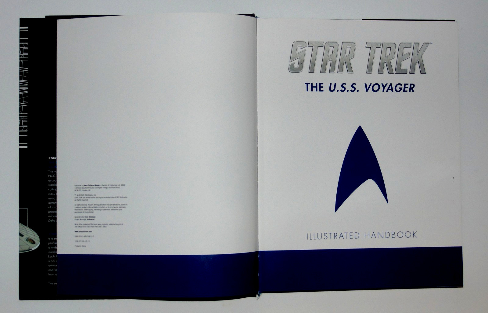 Star Trek Voyager U.S.S. Voyager NCC-74656 Illustrated Handbook Cap Janeway Book