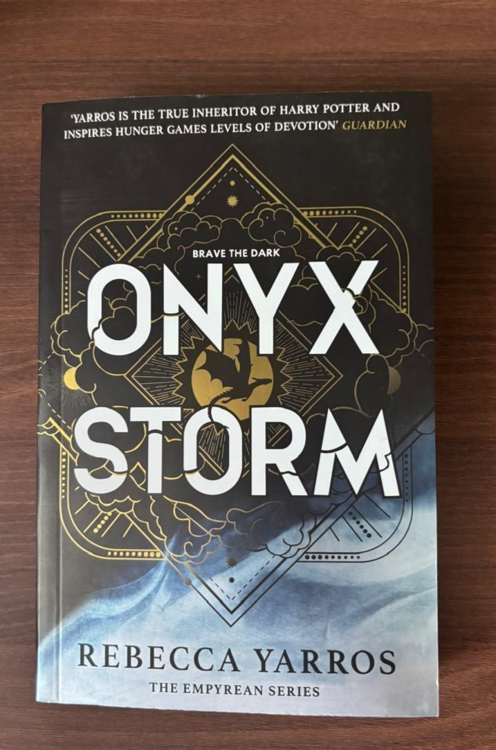 Onyx Storm Paperback By Rebecca Yarros New Free shipping