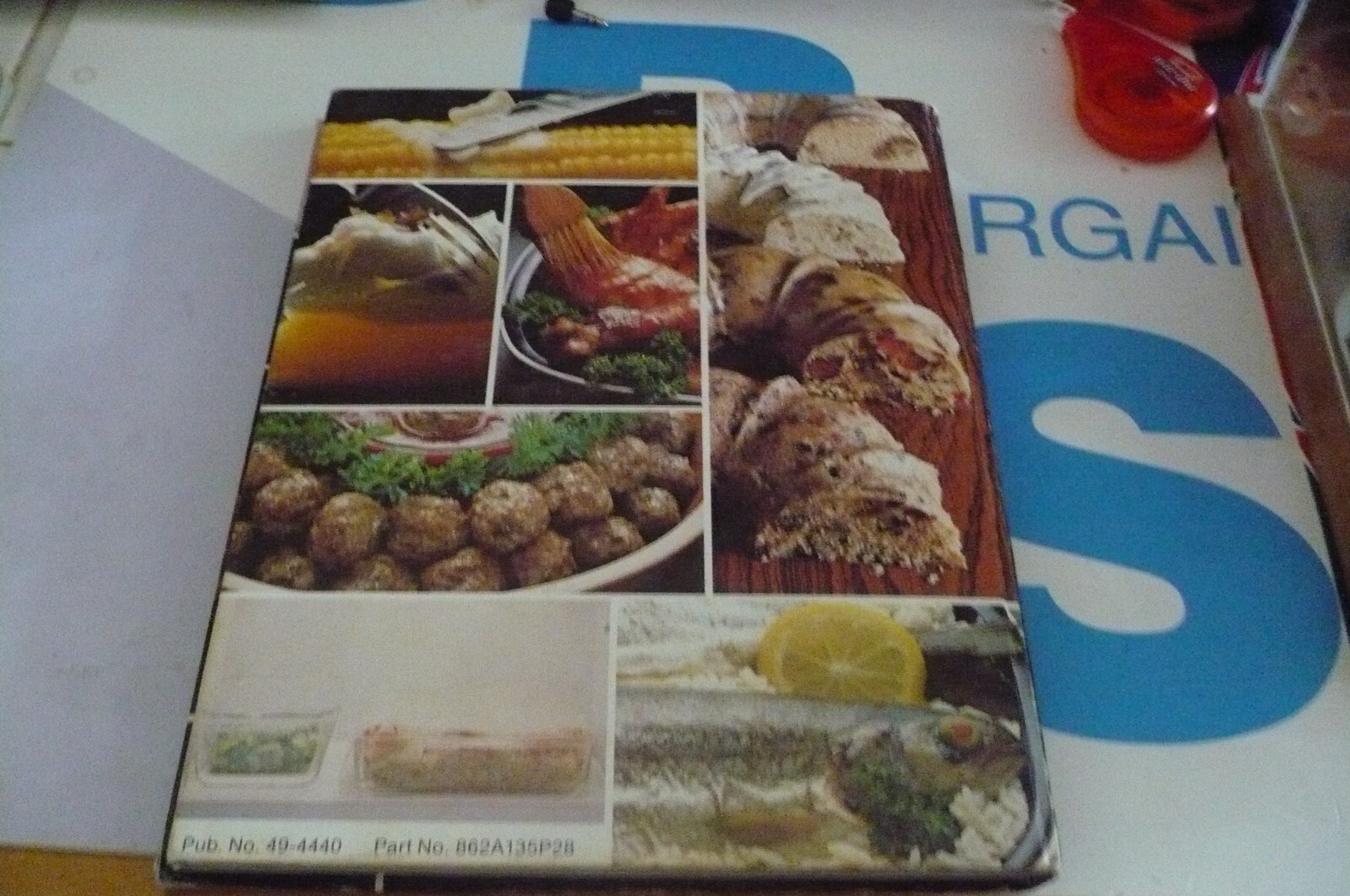 1983 “The Microwave Guide & Cookbook” Hardback 303 Pages Excellent Condition
