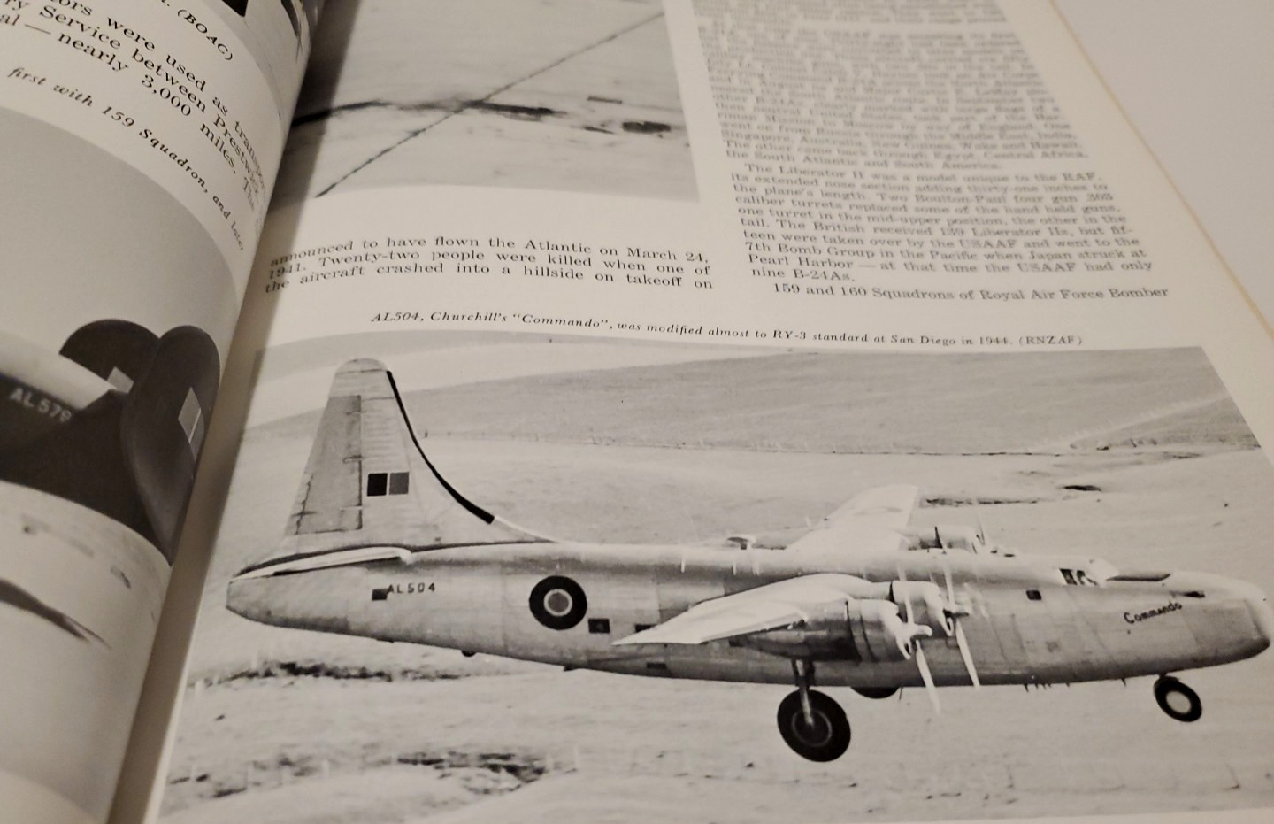 Vintage Famous Aircraft Series The B-24 Liberator Steve Birdsall Arco Pub 1968