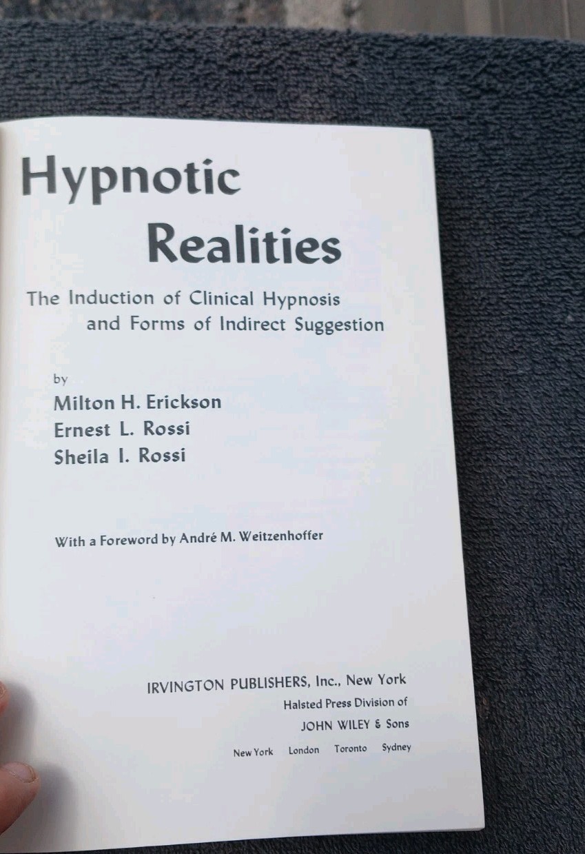 1976 HYPNOTIC REALITIES Hardcover Milton Erickson Clean Pages Fst Ship