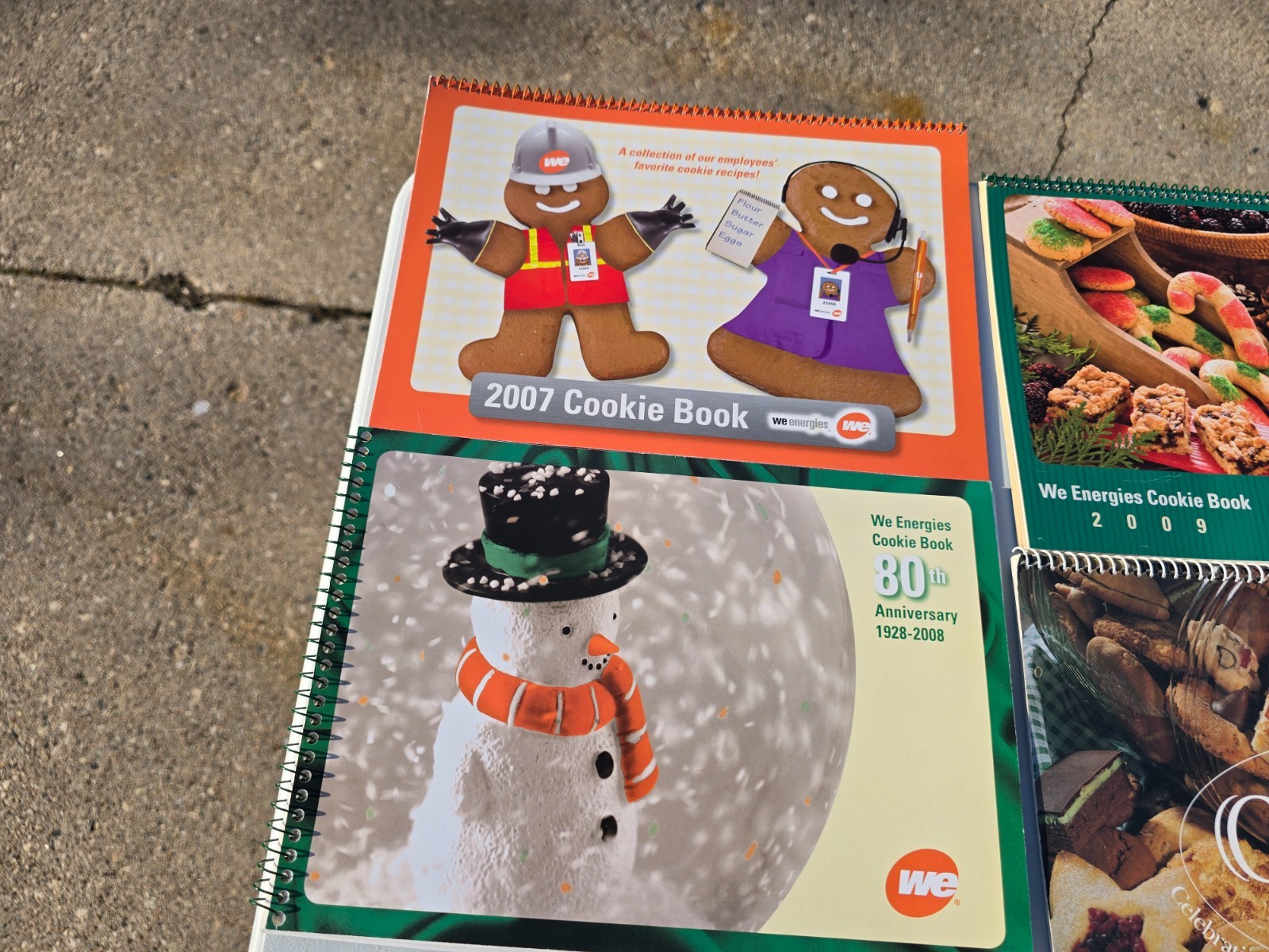 Lot of 11 Wisconsin Electric WE Energies Cookie Book Recipe Cookbooks 2006-2019