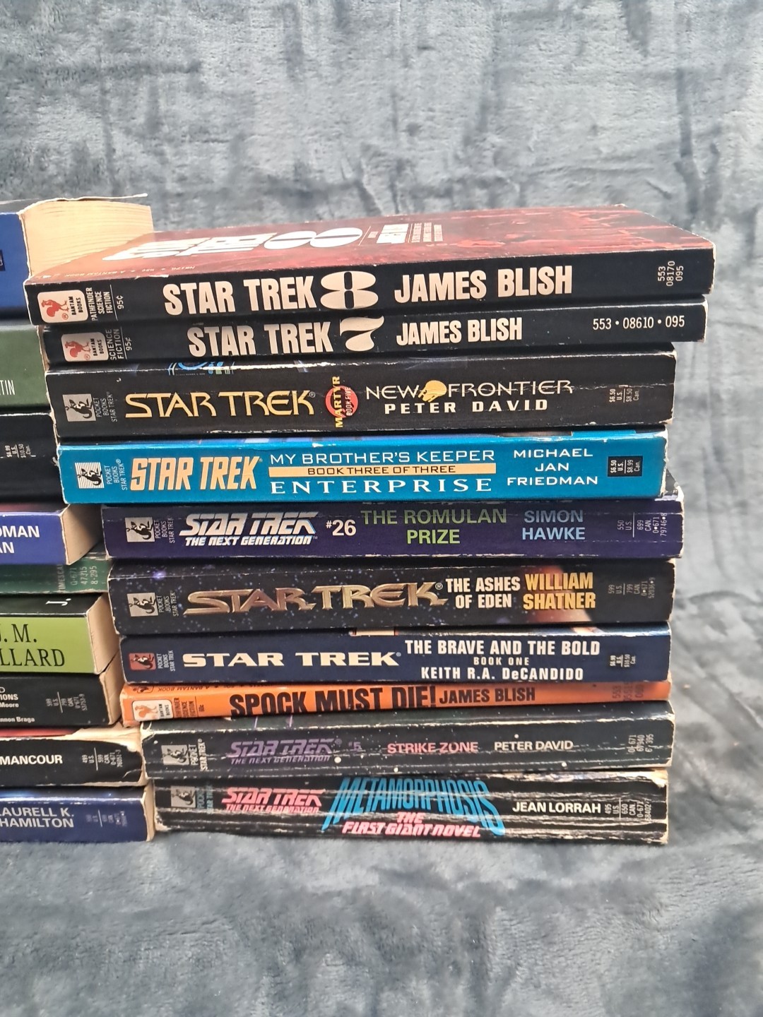 Mixed Lot of 19 Star Trek Books – Mix of books from 70s 80s 90s and 2000s