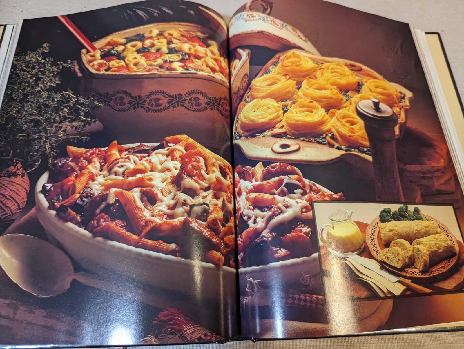 Vintage McCall’s Best Recipes Cook Book HC 1989 272 Pages