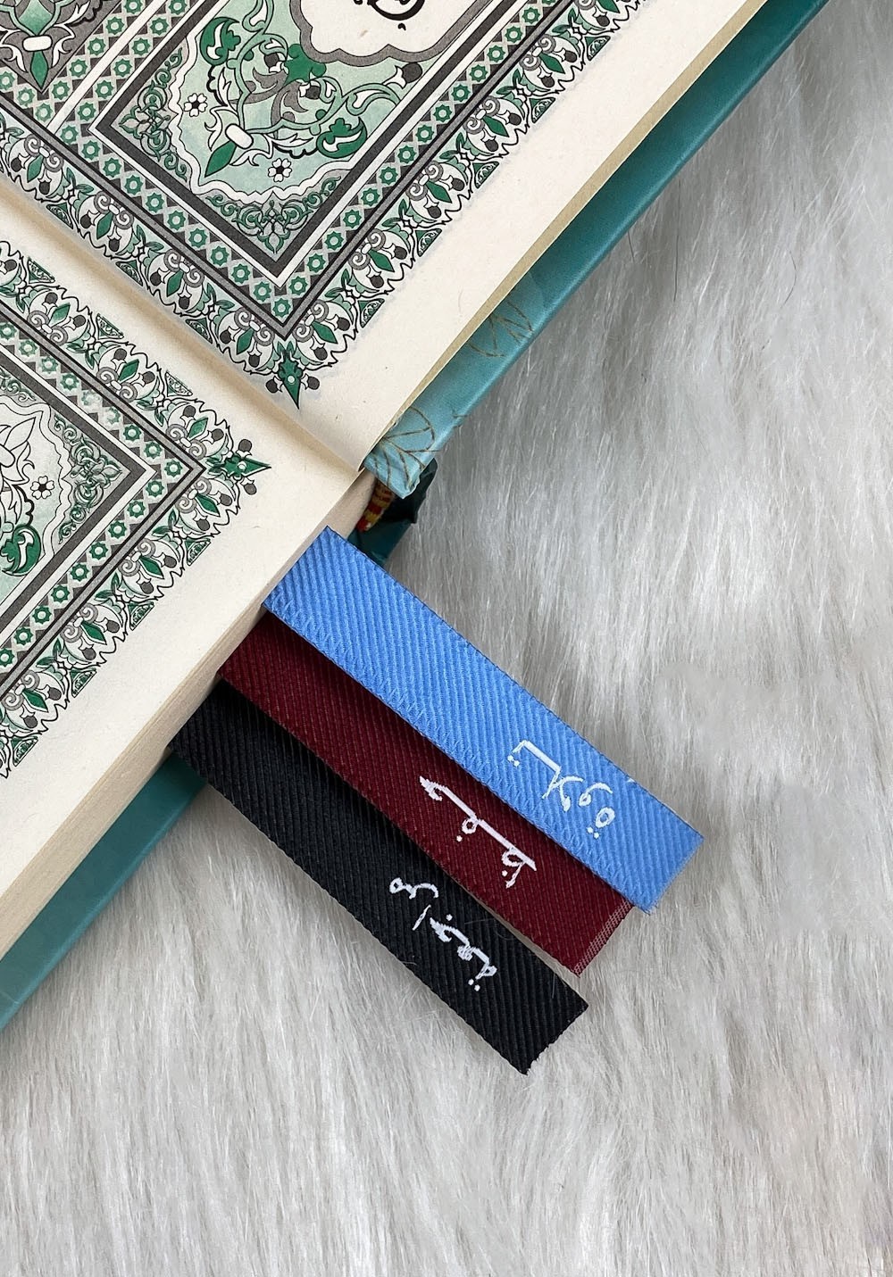 Holy Quran – Silver & Gold Cover – 5.5 x 8 in – Hardcover – Arabic