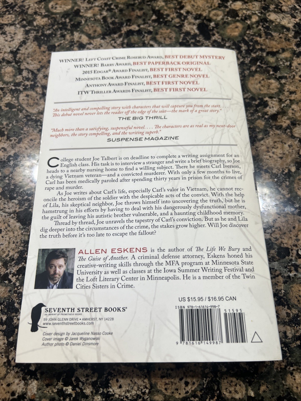 The Life We Bury Allen Eskens, 9781616149987