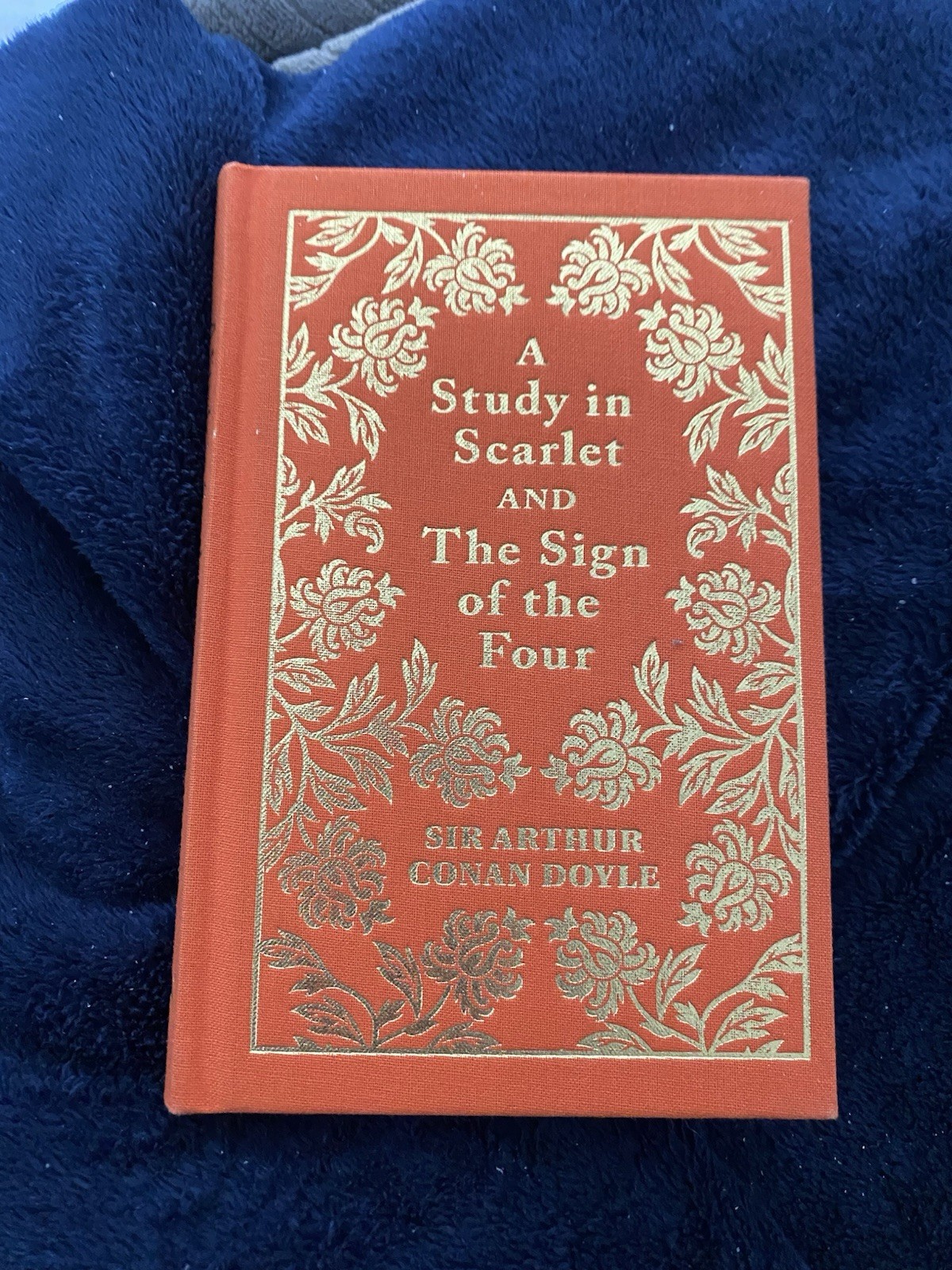 A Study in Scarlet & the Sign of the Four by Sir Arthur Conan Doyle