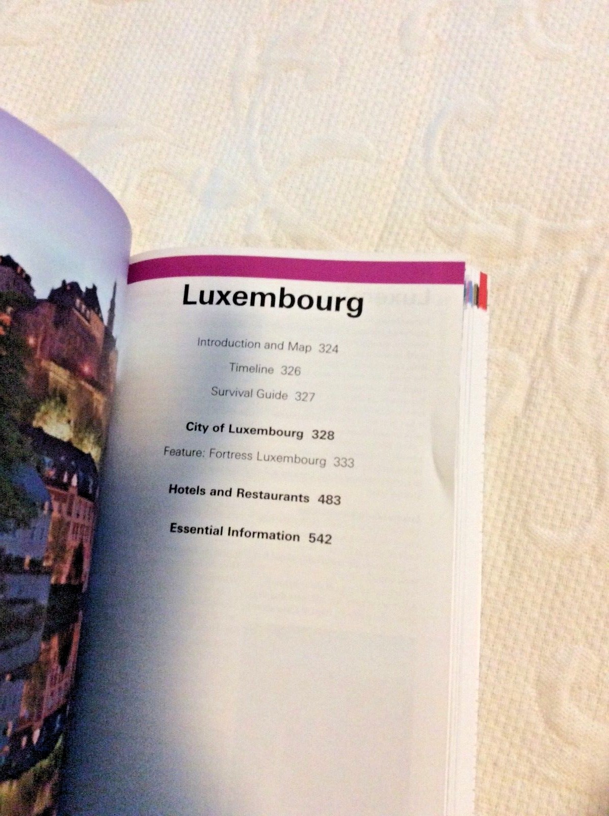 EUROPE TRAVEL BOOK 576 PAGES 19 EDITION