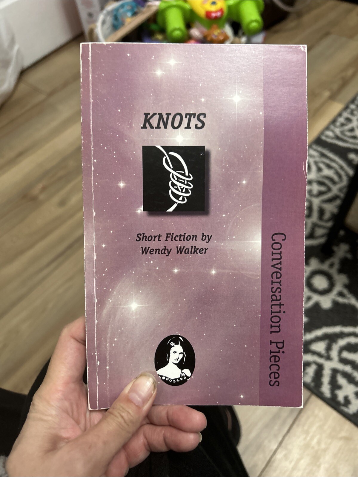 Knots : Volume 14 in the Conversation Pieces Series by Wendy Walker (2006,…