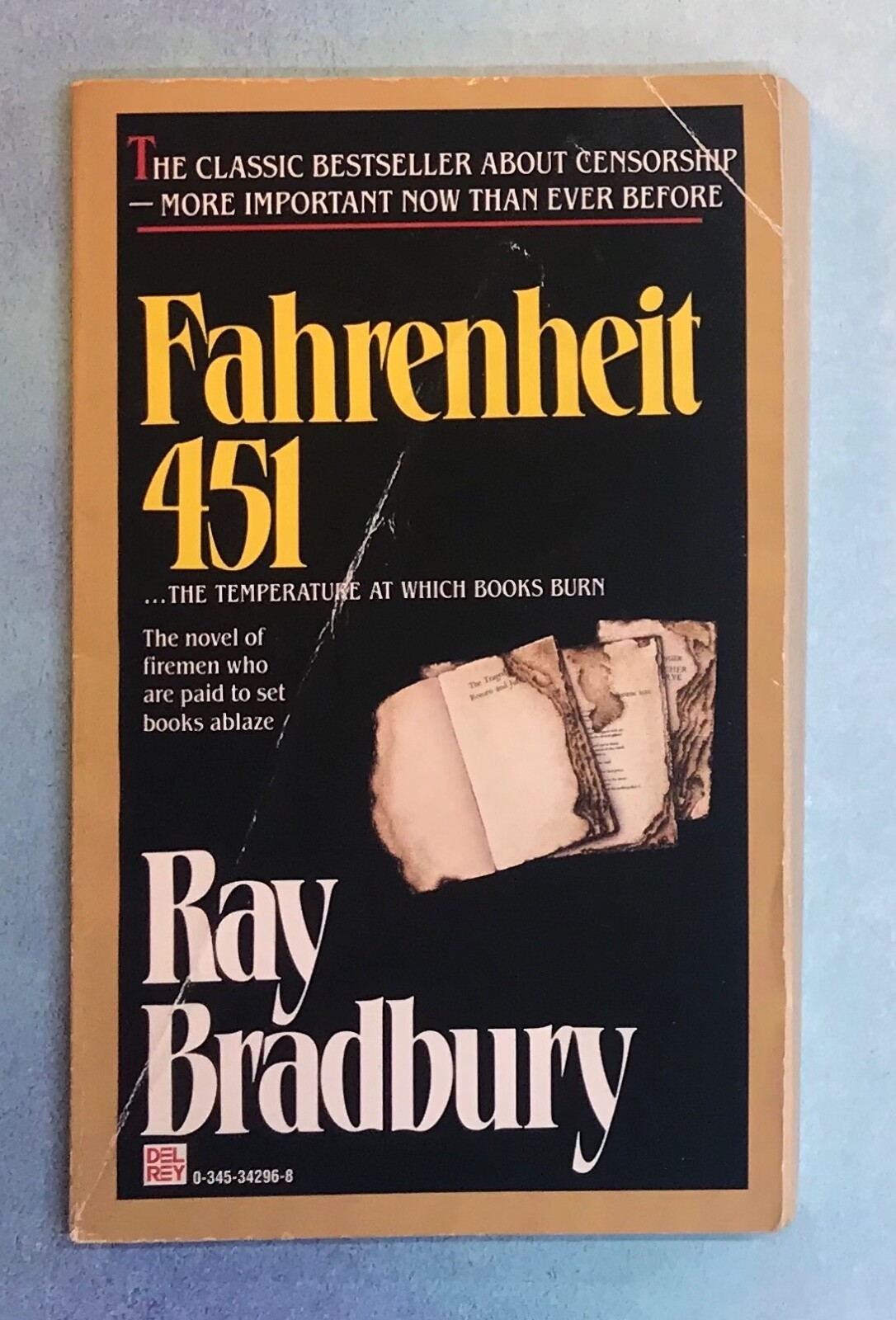 Fahrenheit 451 by Ray Bradbury 1987 sci-fi fantasy PB book banning