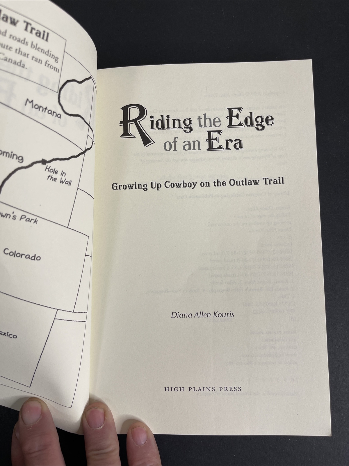 Riding the Edge of an Era: Growing Up Cowboy on the Outlaw Trail by Kouris: New