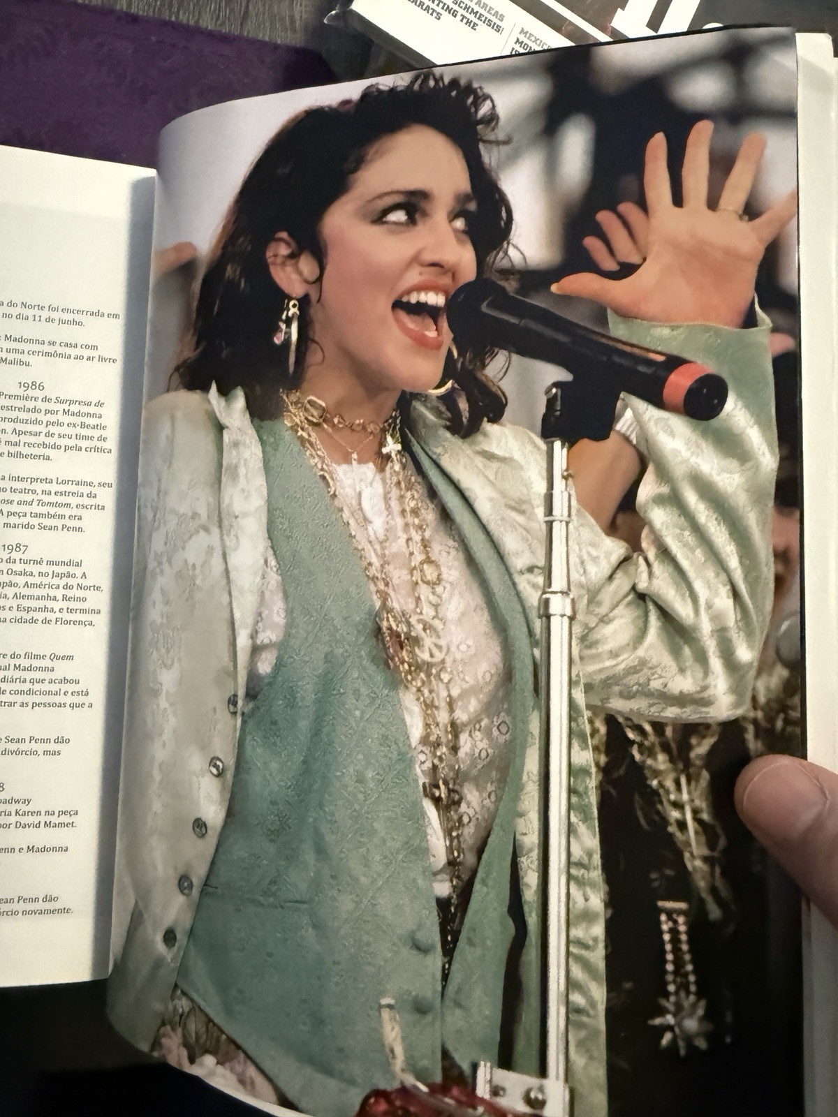 MADONNA BY MARIE CLAYTON OVER 200 PAGES OF PICS VERY GOOD CONDITION SUPER RARE!!