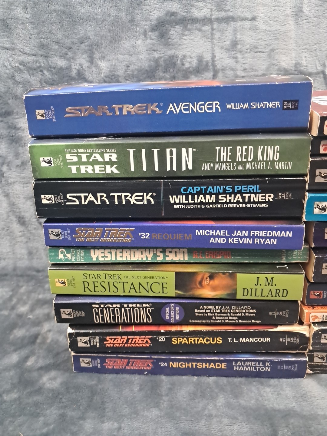 Mixed Lot of 19 Star Trek Books – Mix of books from 70s 80s 90s and 2000s