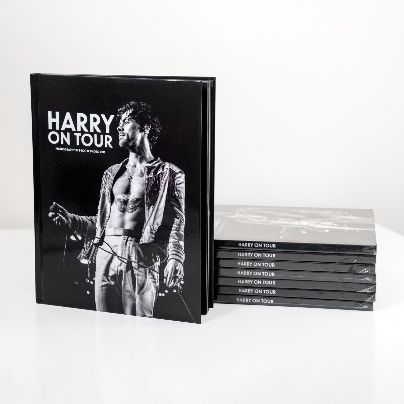 Harry On Tour – Harry Styles Photography Book Hardcover 11 × 8.5 in