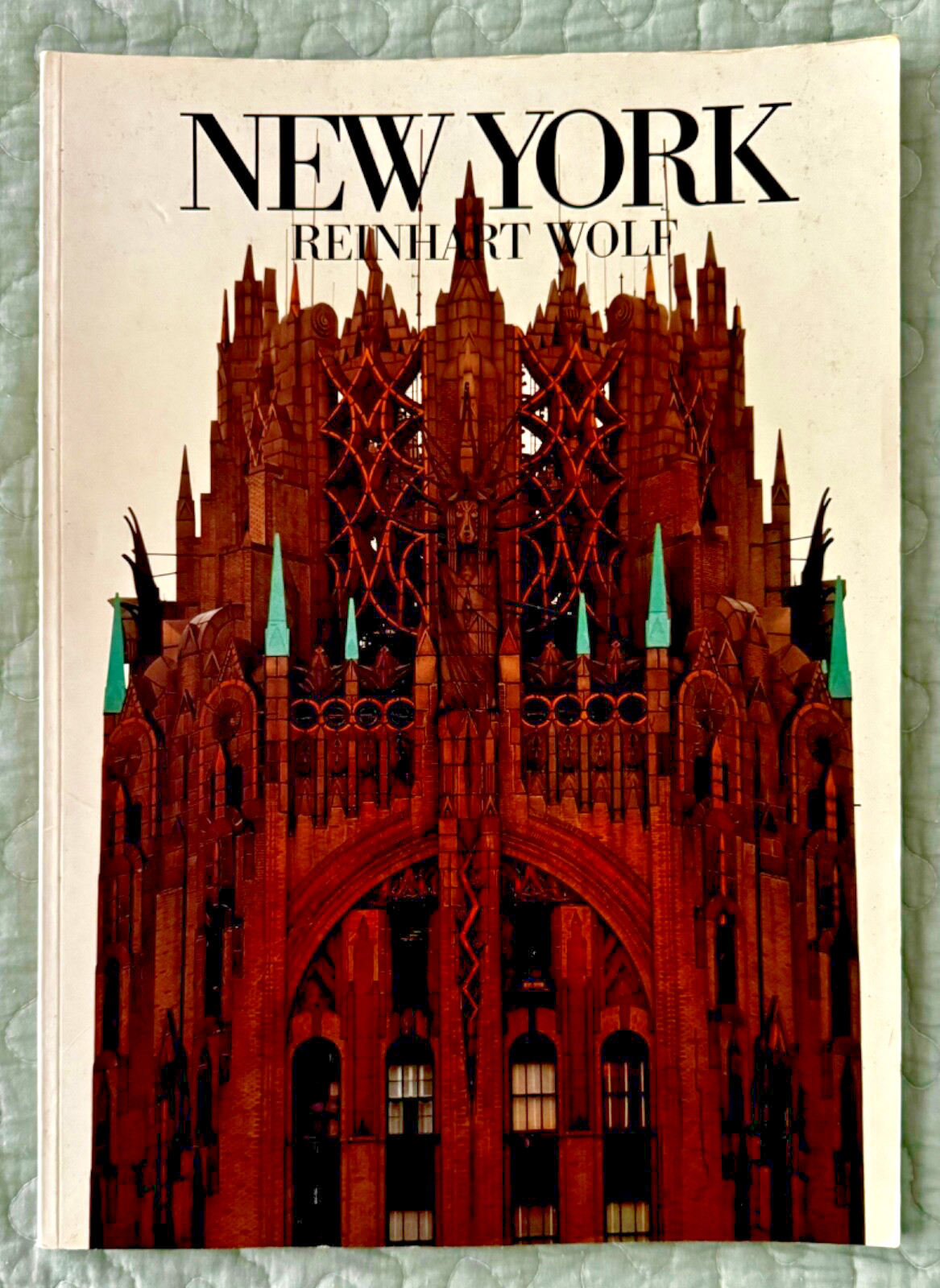 New York in Photographs by Reinhart Wolf 2002, trade paperback, 76 pages, NYC
