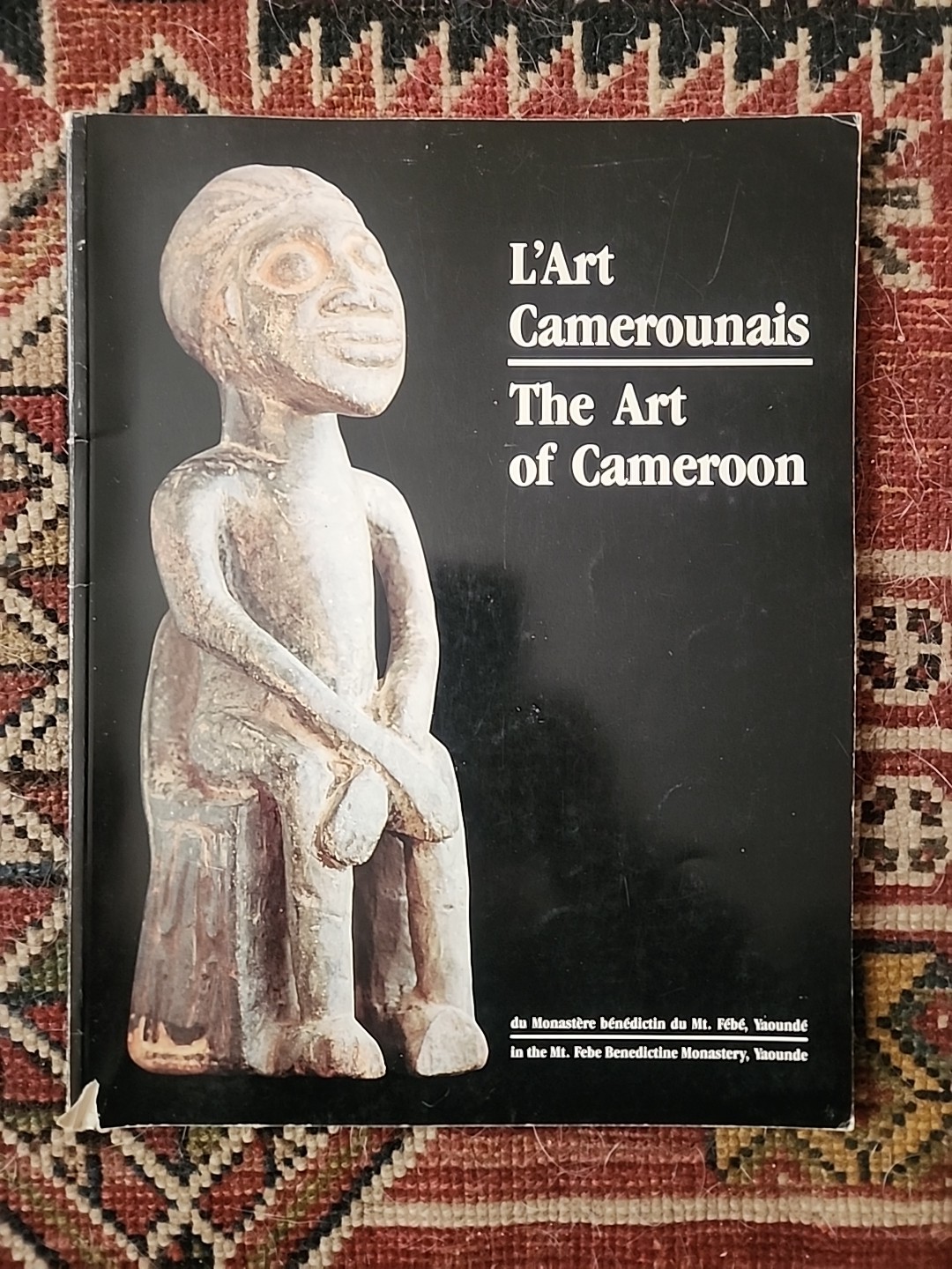 Guide de l’art camerounais Guidebook Cameroon Masks pottery Jewelry Bijoux