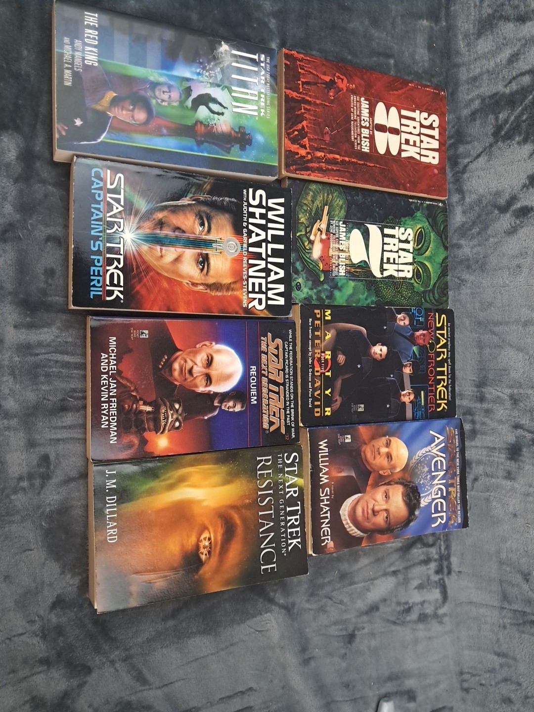 Mixed Lot of 19 Star Trek Books – Mix of books from 70s 80s 90s and 2000s
