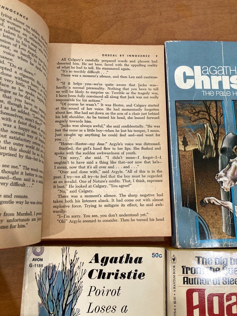 Lot 41 VTG AGATHA CHRISTIE PB Mysteries