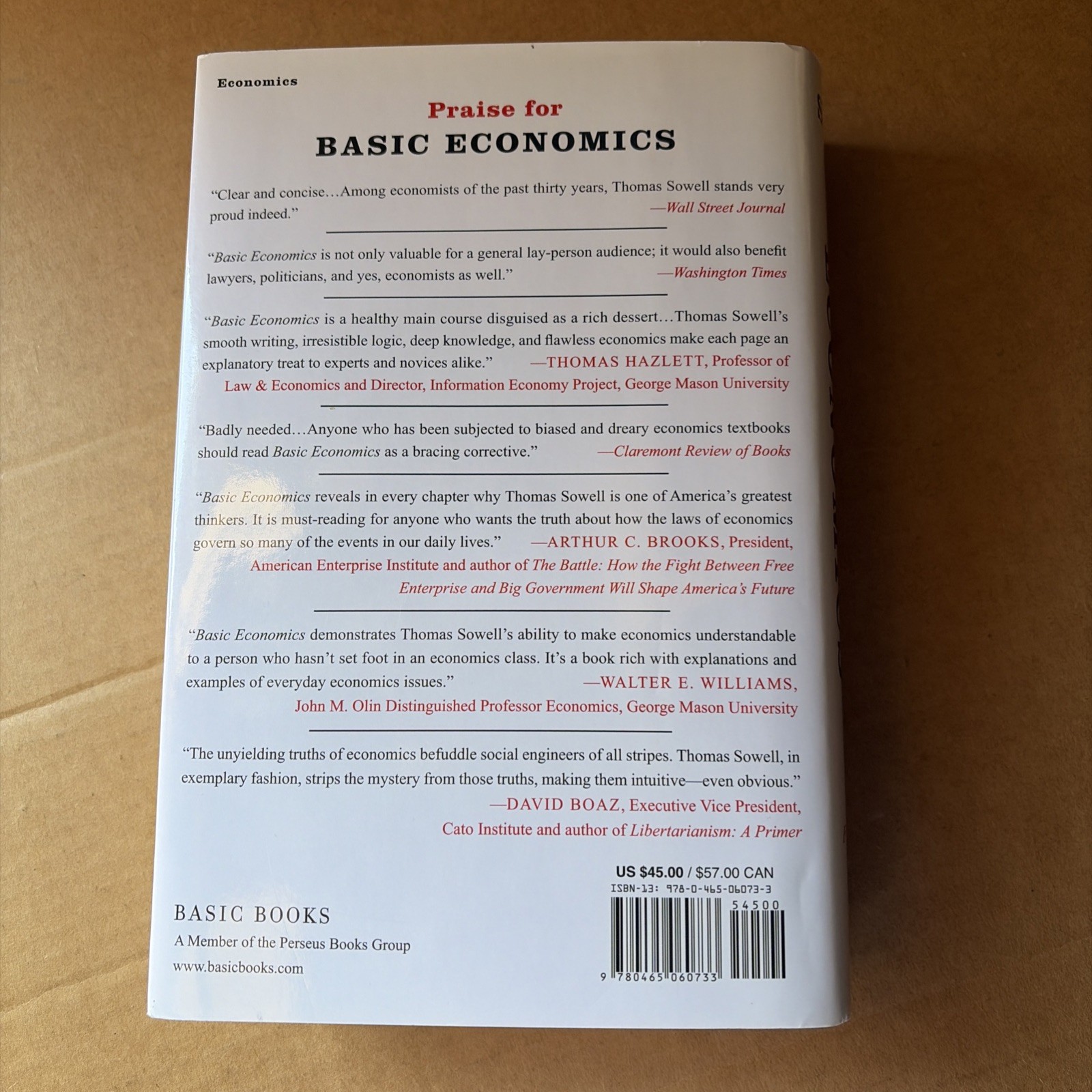 Basic Economics: A Common Sense Guide to the Economy by Sowell, Thomas