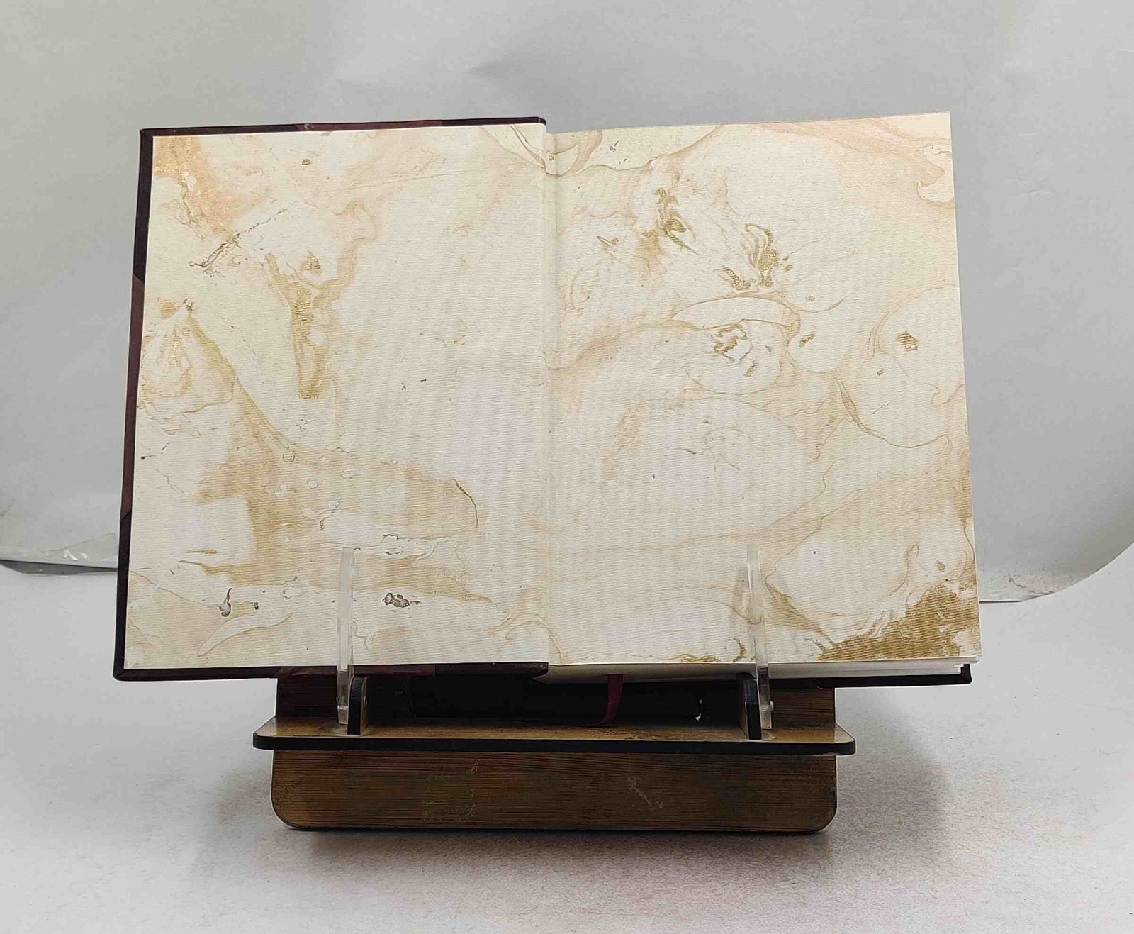 Foxe’s Book of martyrs; 1897 by Foxe, John [Leather Crafted]