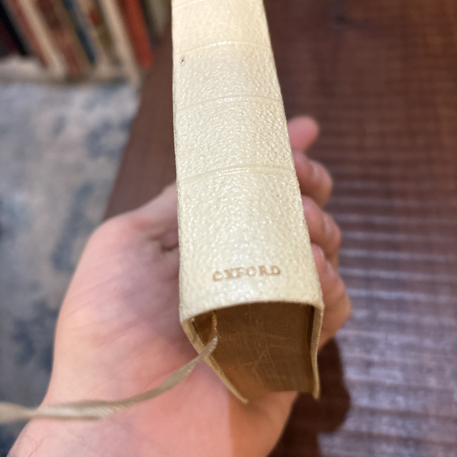 Holy Bible KJV Oxford 01225 White Pocket 5.5 in Vintage Great Britain Gold Edges