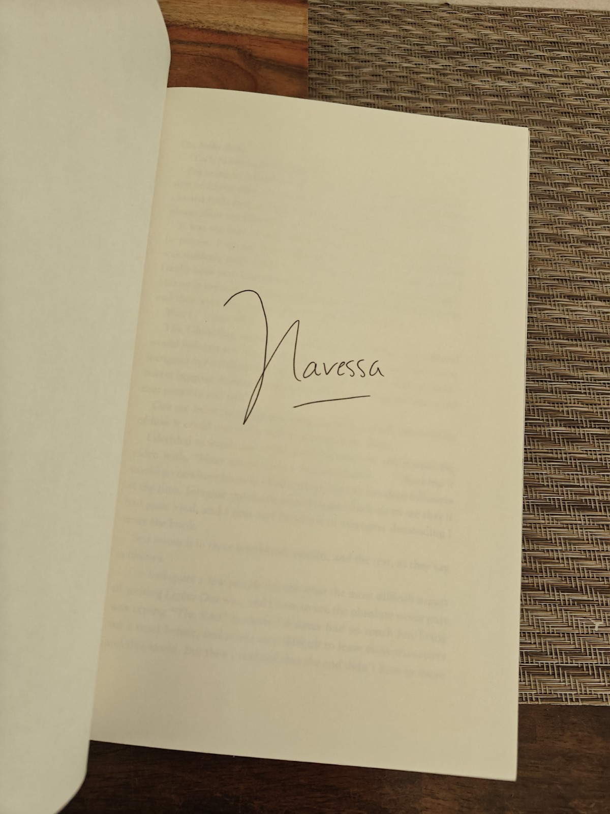 NAVESSA ALLEN LIGHTS OUT COLLECTOR’S AFTER DARK EDITION HARDCOVER BOOK SIGNED