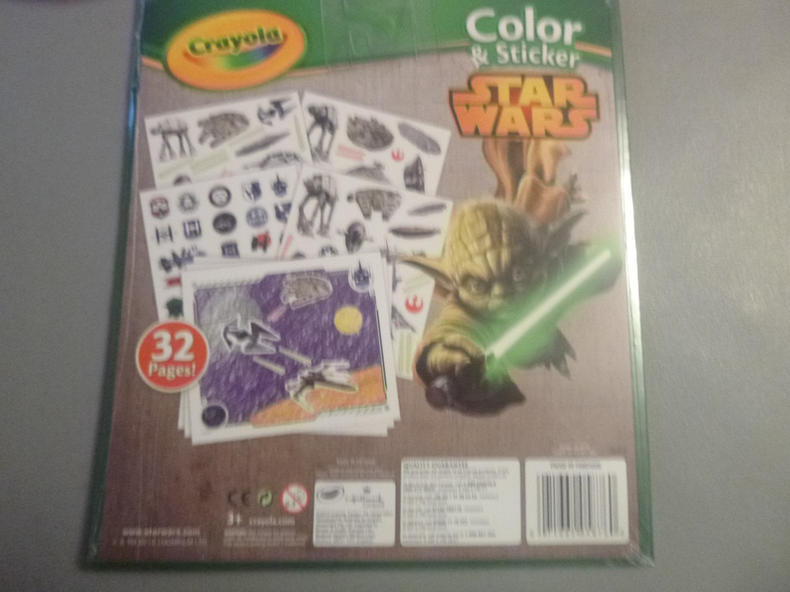 Crayola – Color & Sticker – STAR WARS – (32 pages & 4 sticker sheets)