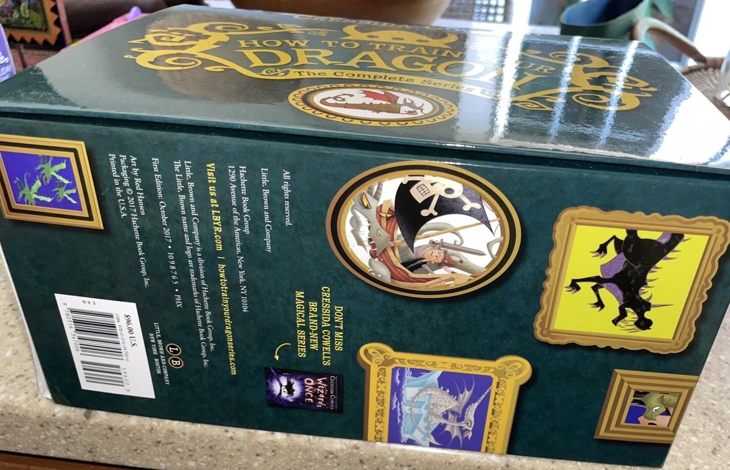 How to Train Your Dragon: The Complete Series: Paperback Gift Set