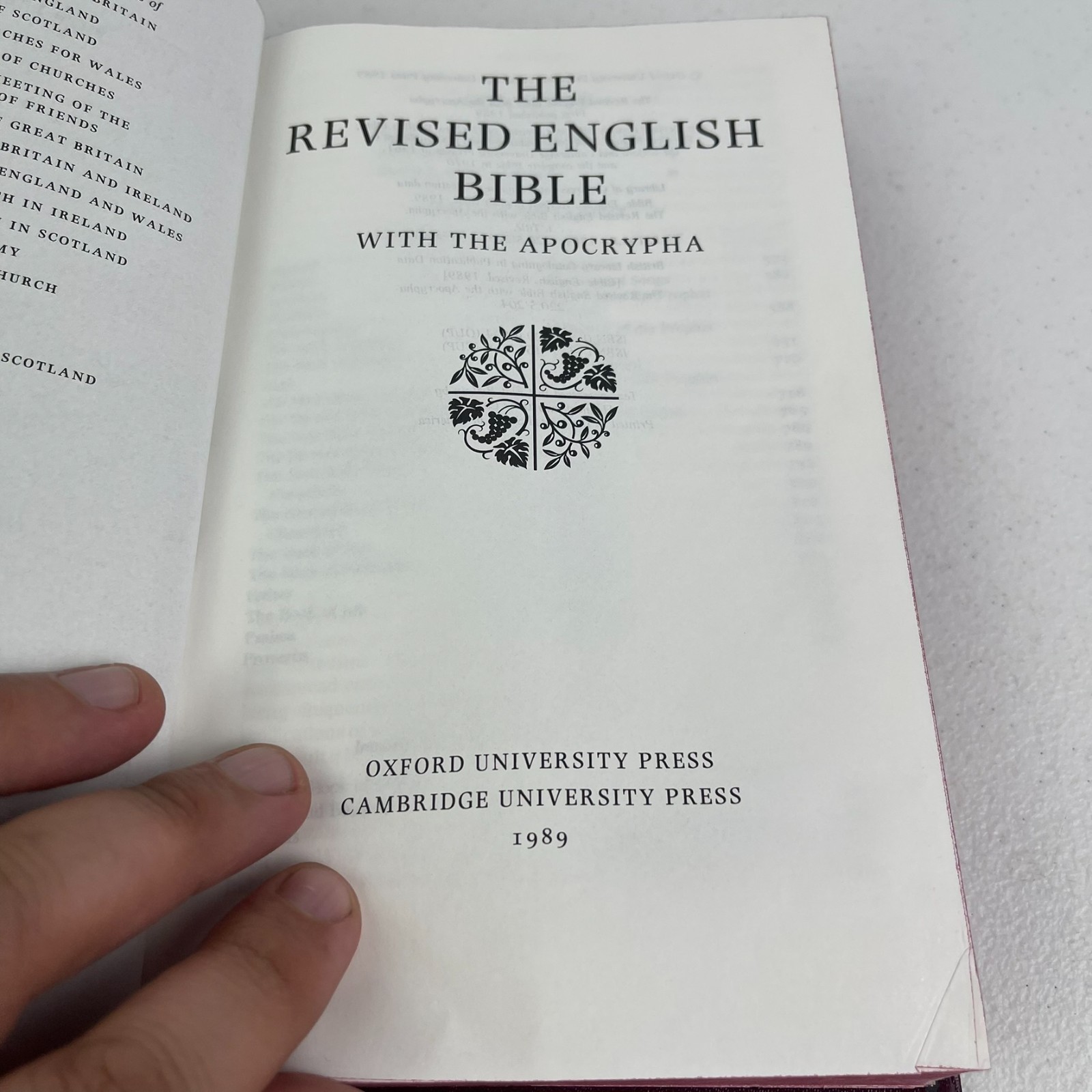 VTG Oxford Cambridge Revised English Bible W/ Apocrypha HC