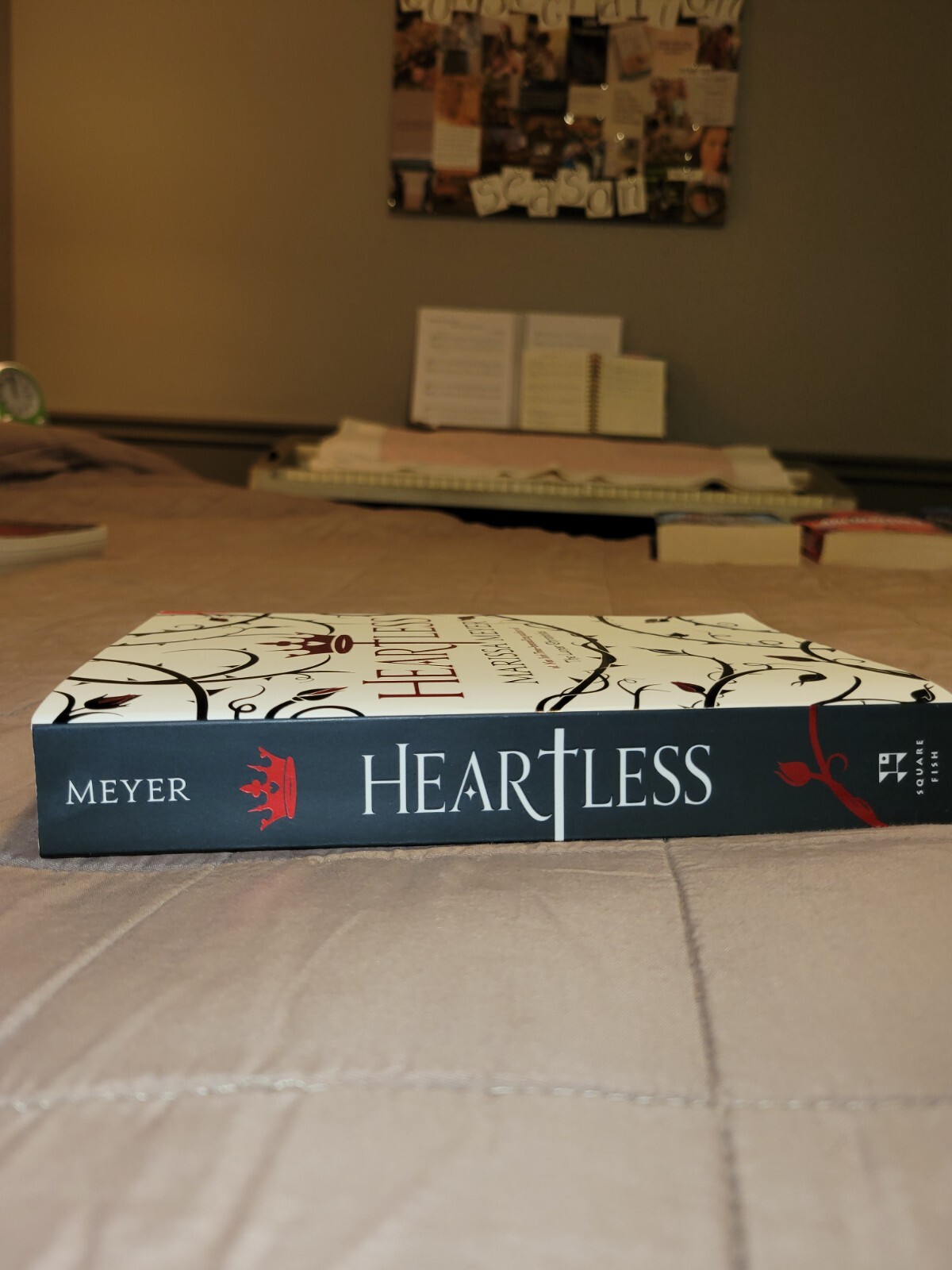 Heartless by Marissa Meyer – Paperback Like New by Square Fish