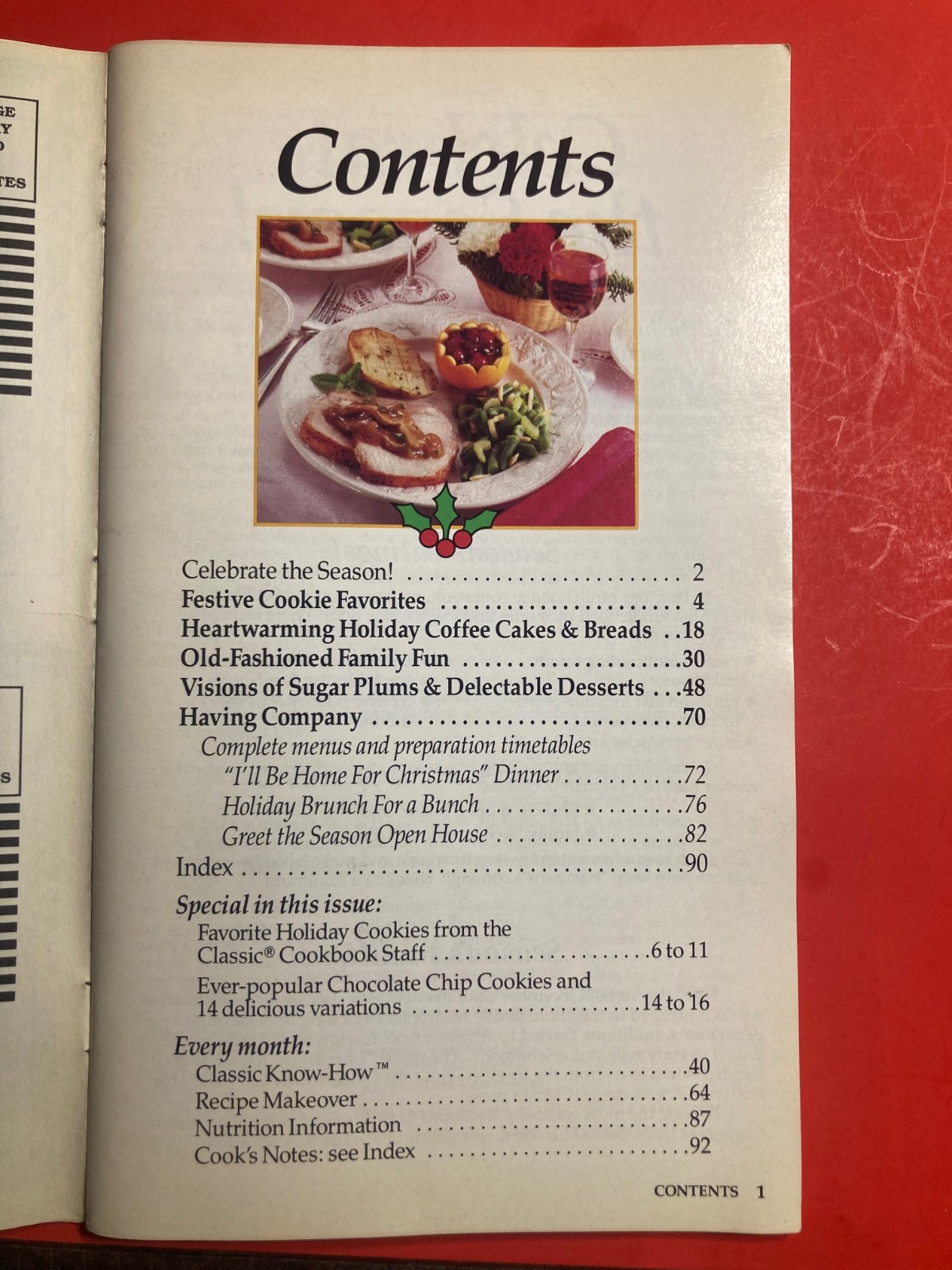 PILLSBURY HOLIDAY BAKING RECIPES COOKBOOK 96 PAGES 2000 COOKIES SPRITZ CHRISTMAS