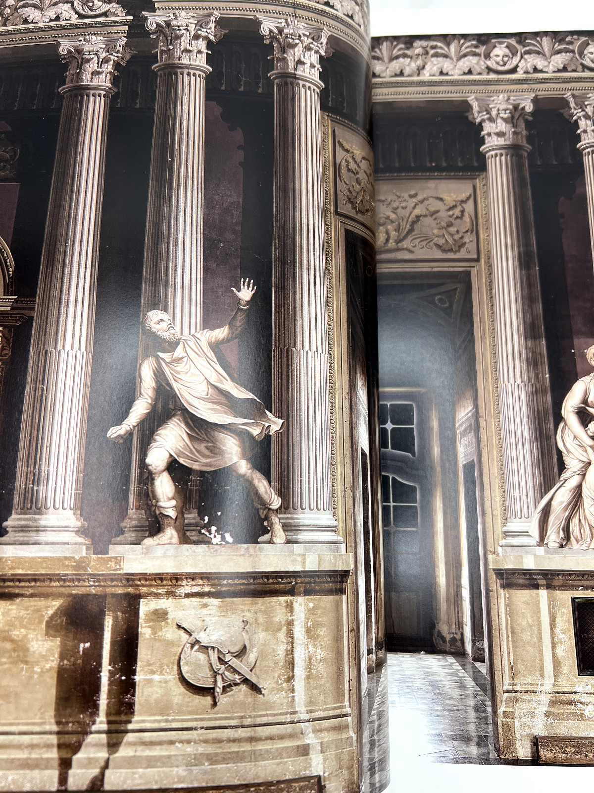 NEW 2012 Grand Interiors by Massimo Listri (Hardcover) teNeues Printed in Italy