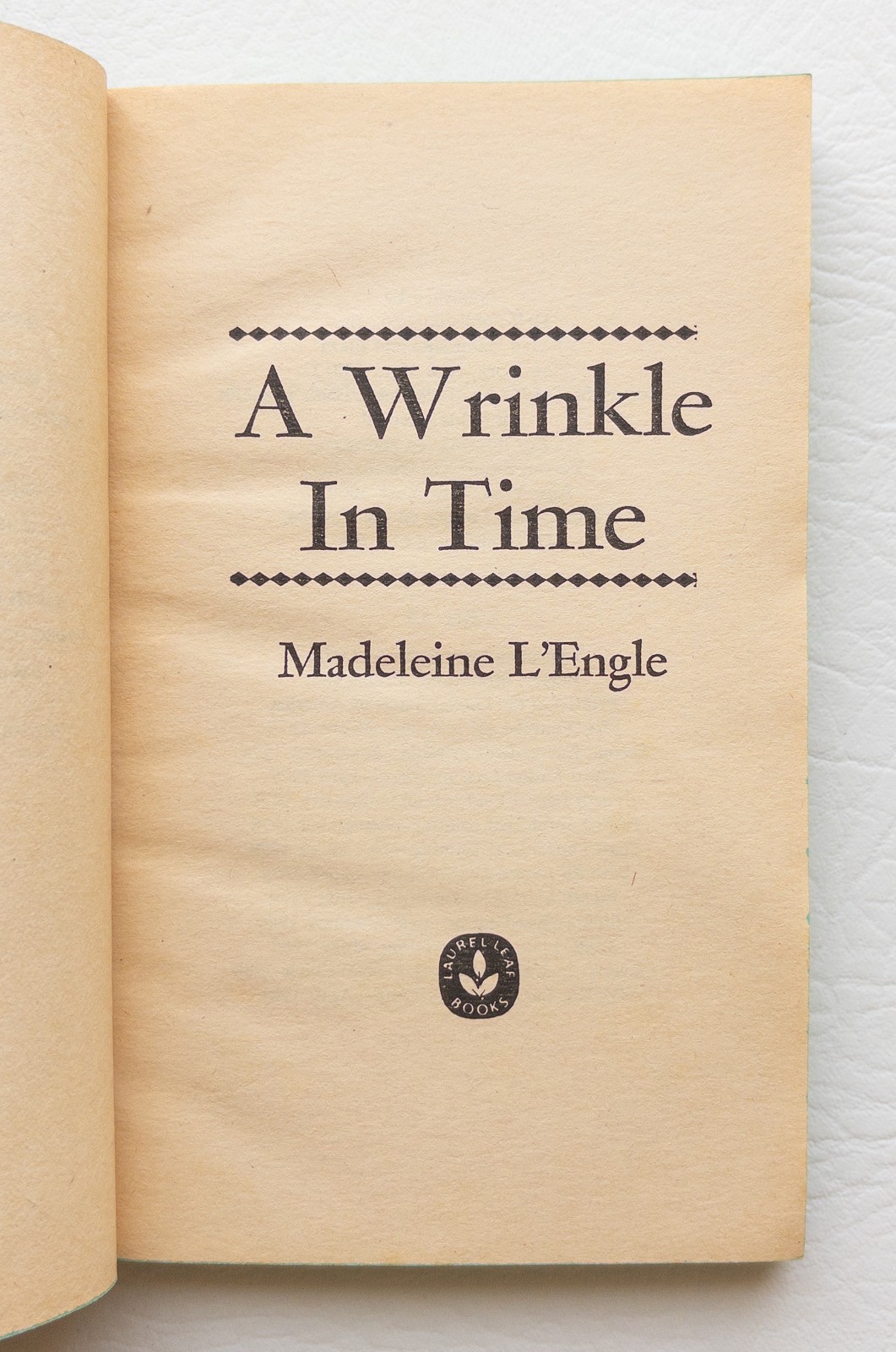 A Wrinkle in Time Madeleine L’Engle Dell Laurel-Leaf PB 1976 Stranger Things