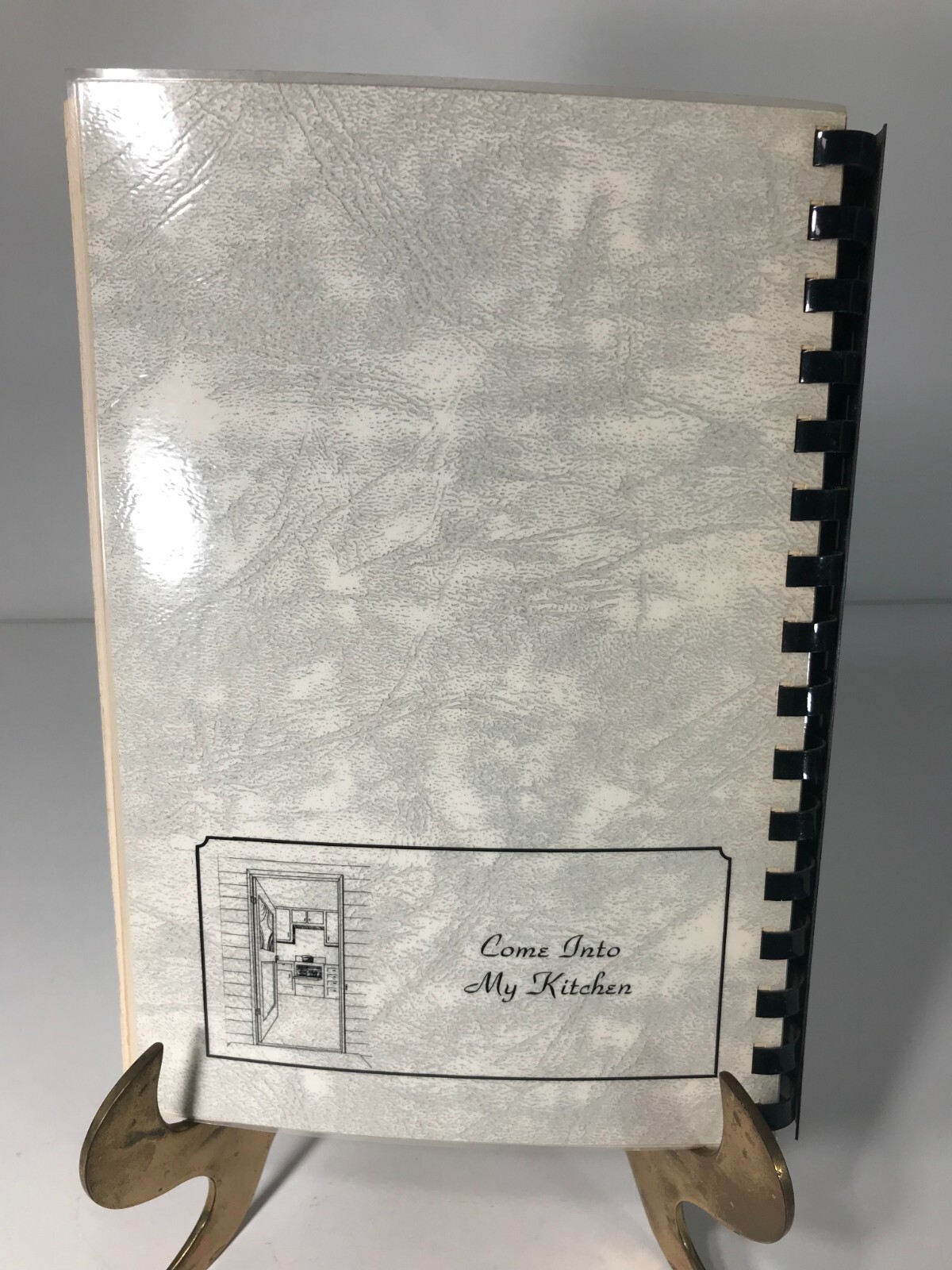 Come Into My Kitchen Vintage Recipes Cookbook by Teresa & Ann Troyer 1981