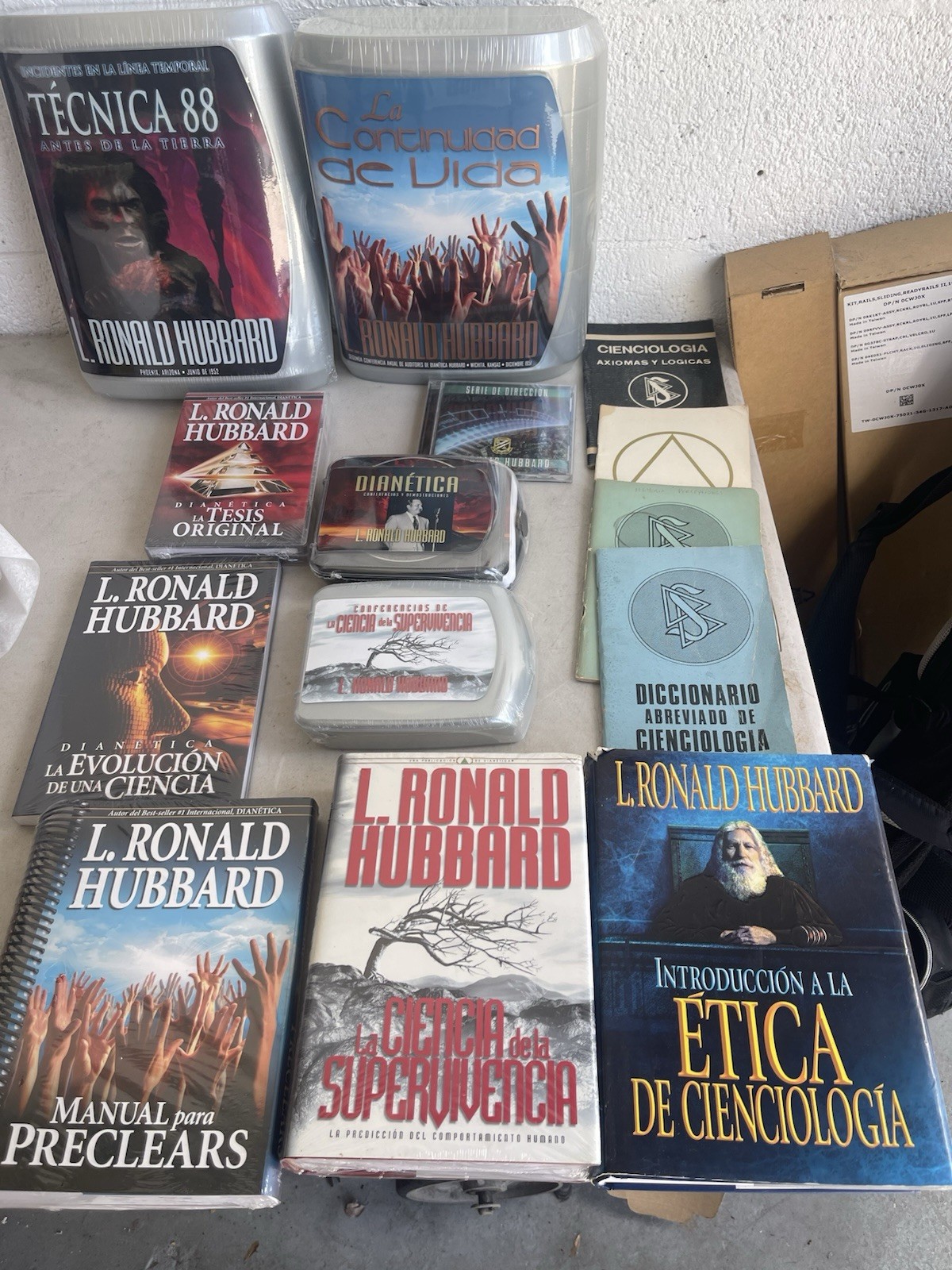 Scientology Books and Lectures Lot L Ron Hubbard Dianetics Lot of 14 in Spanish