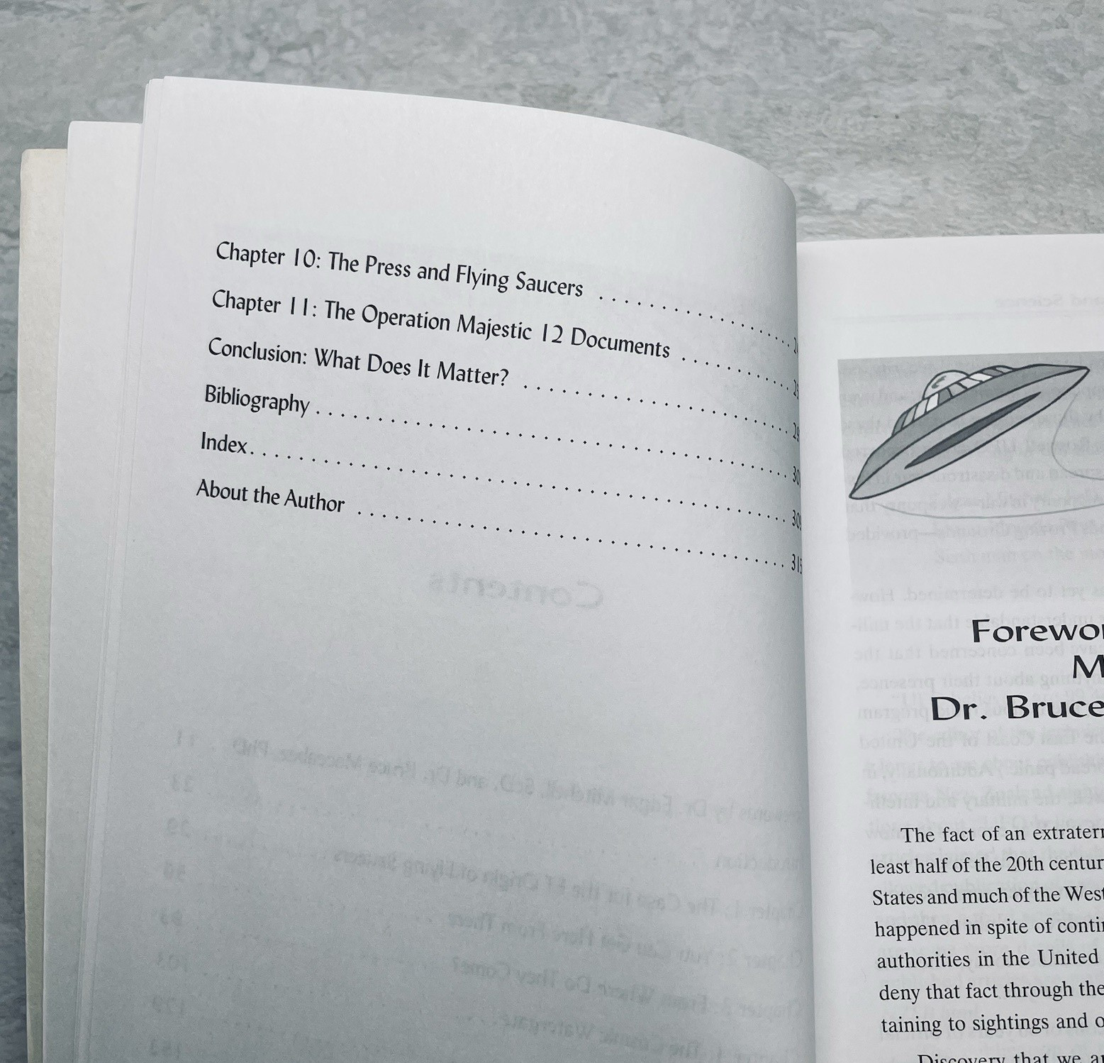 Flying Saucers & Science SIGNED Friedman – A Scientist Investigates UFOs ©2008