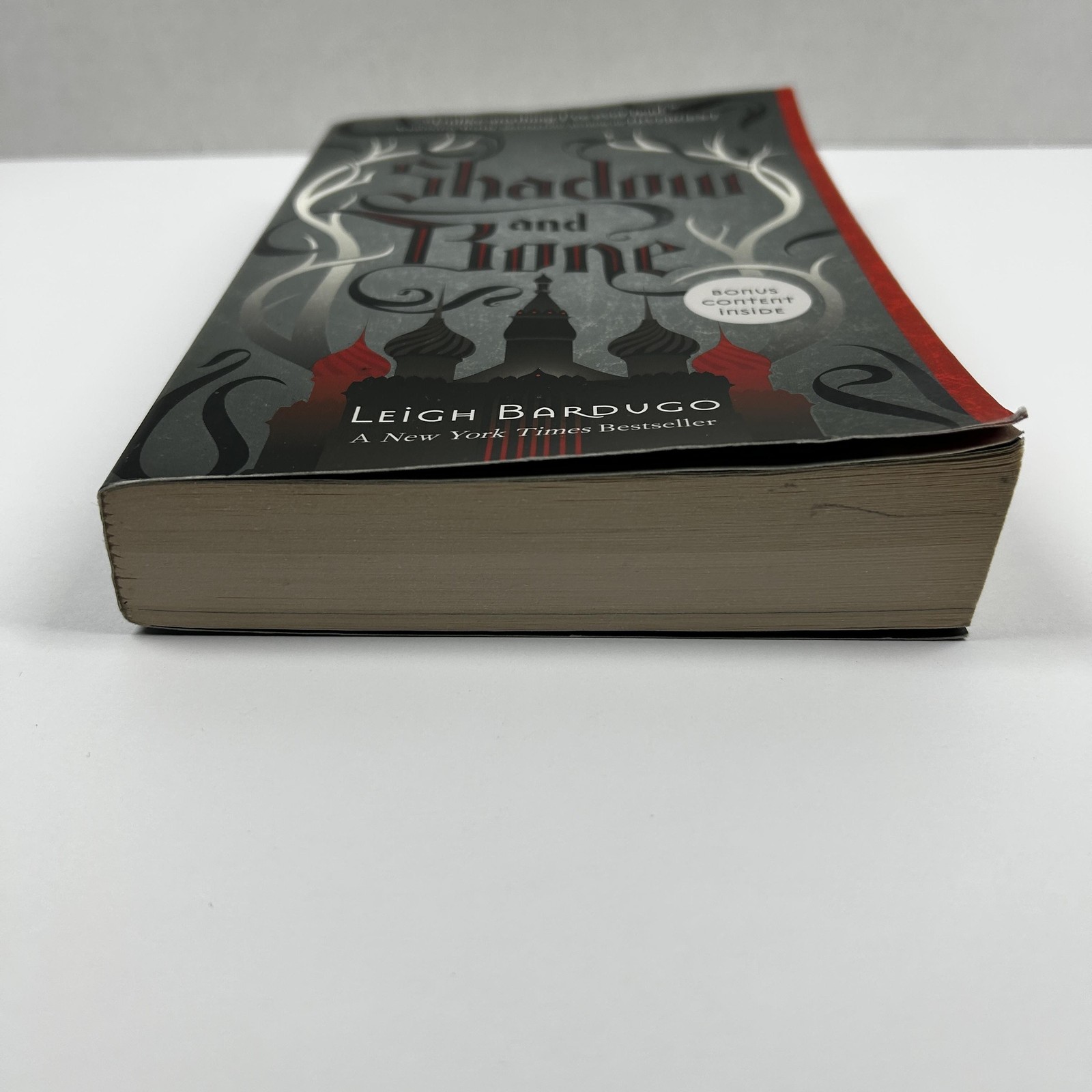 Shadow And Bone Leigh Bardugo YA Fantasy Square Fish Paperback Special Ed Book