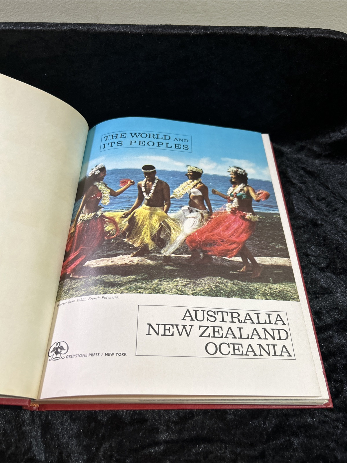 Illustrated Library of the World & Its Peoples – Australia, New Zealand, Oceania
