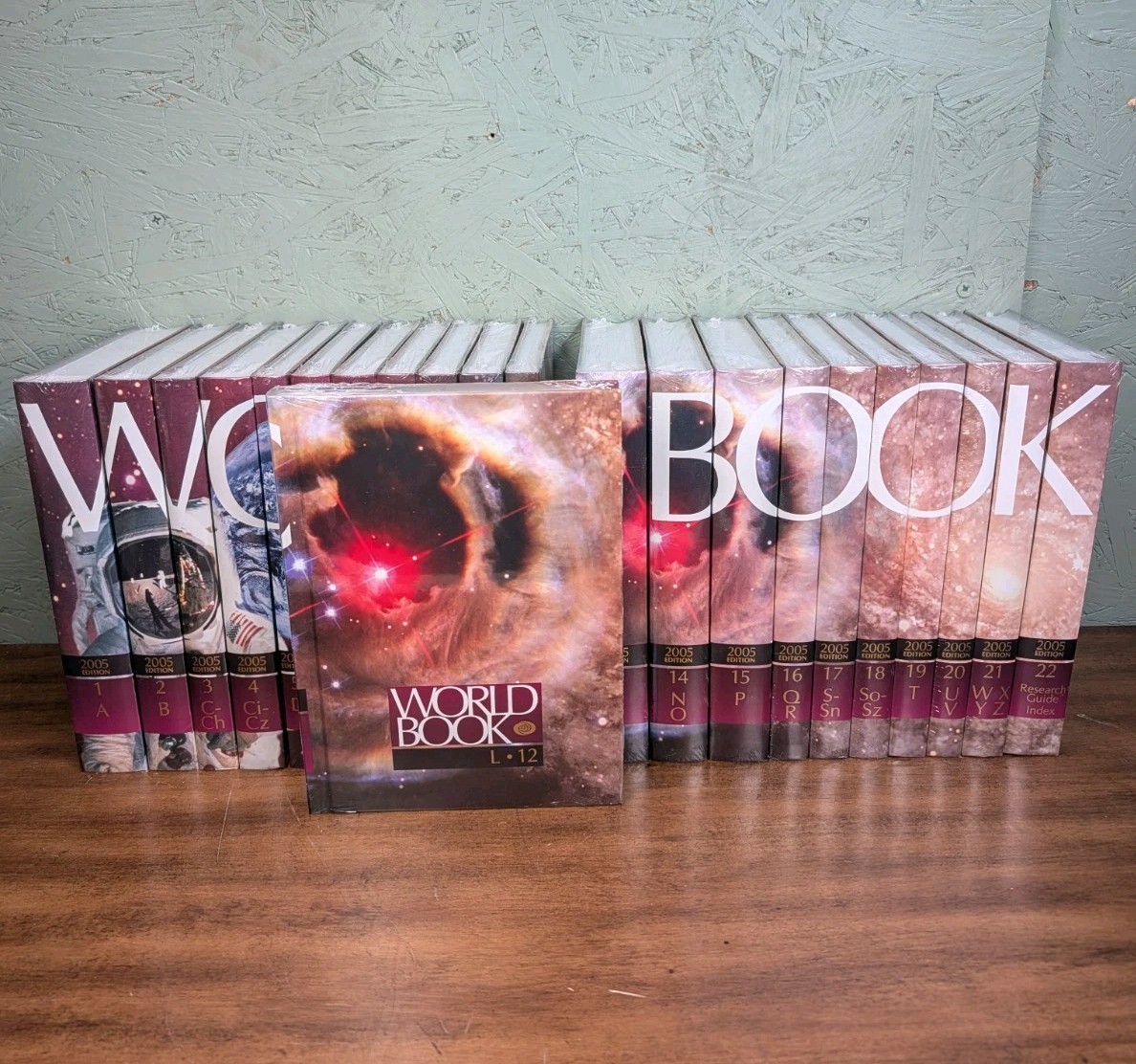 World Book Encyclopedia 2005 Complete 22 Volume Set Spinescape New Sealed