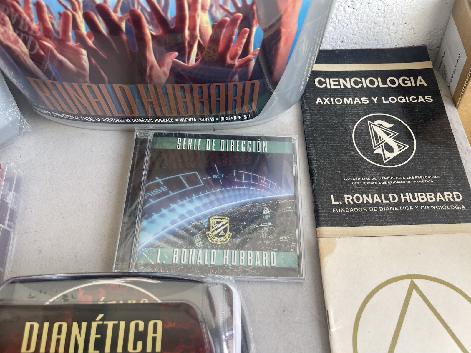 Scientology Books and Lectures Lot L Ron Hubbard Dianetics Lot of 14 in Spanish