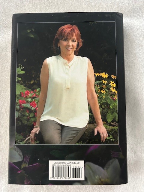 Hidden Nature by Nora Roberts HC/DJ 2025 *LIKE NEW*
