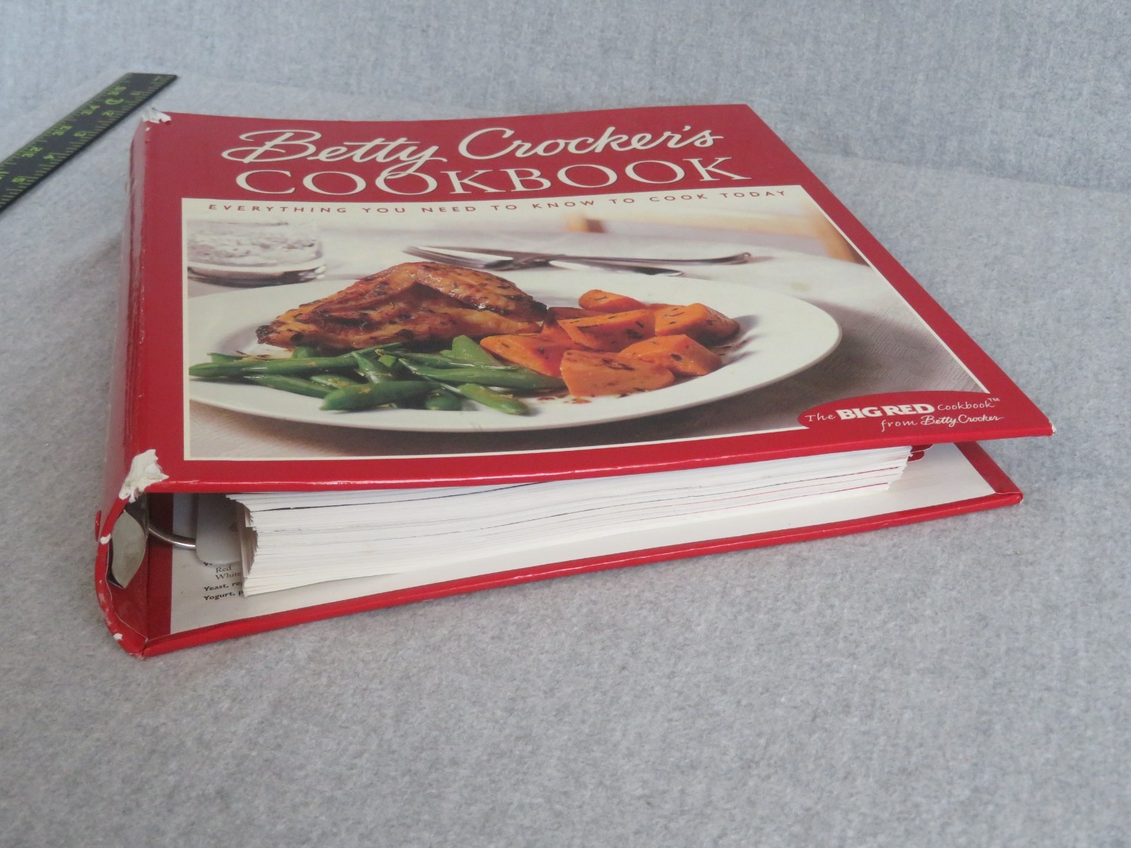 Betty Crocker’s Cookbook 3 Ring Binder Index Tabs 576 Pages